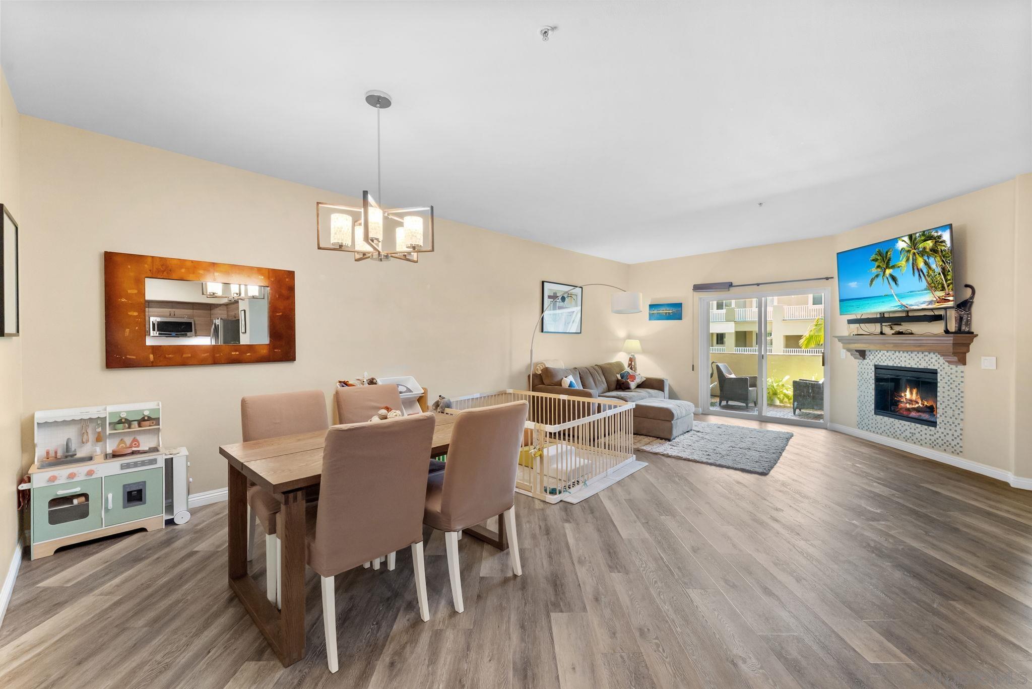 Detail Gallery Image 14 of 55 For 1100  Civic Center Dr  #C25,  Oceanside,  CA 92054 - 3 Beds | 2 Baths