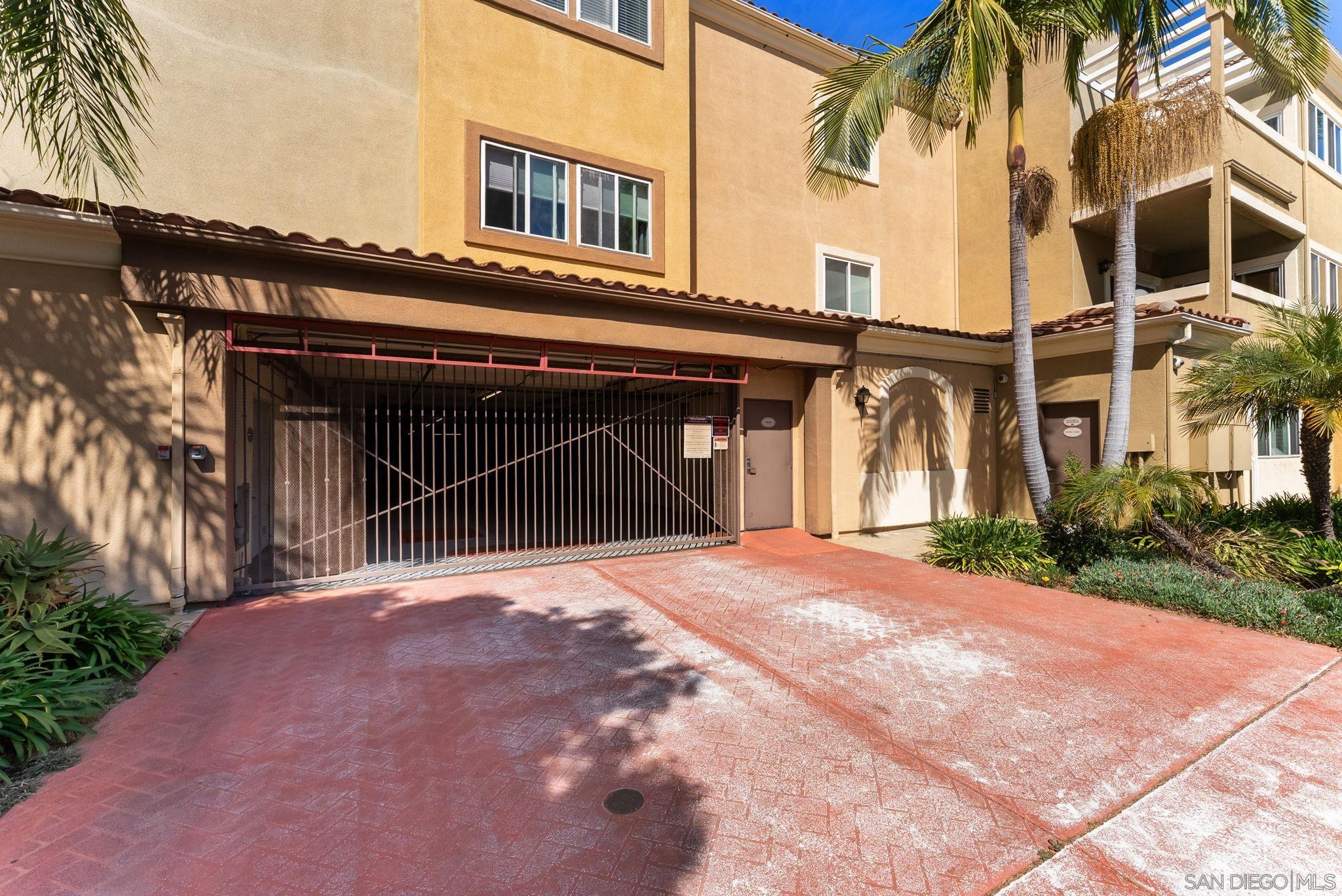 Detail Gallery Image 3 of 55 For 1100  Civic Center Dr  #C25,  Oceanside,  CA 92054 - 3 Beds | 2 Baths