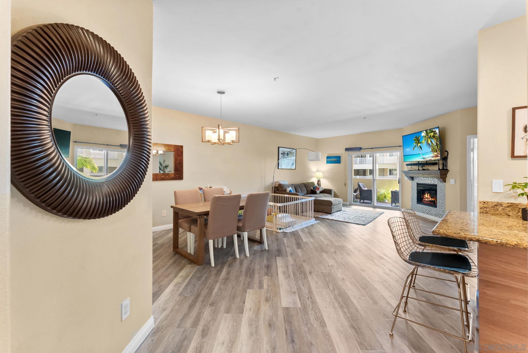 Detail Gallery Image 9 of 55 For 1100  Civic Center Dr  #C25,  Oceanside,  CA 92054 - 3 Beds | 2 Baths