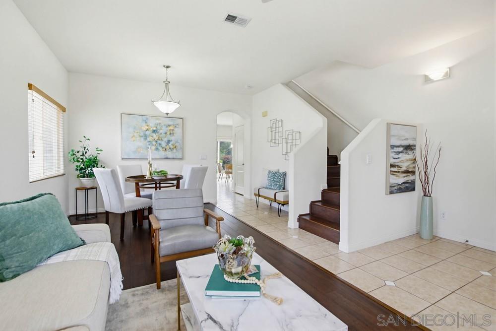 Detail Gallery Image 2 of 48 For 12701  Oak Knoll Rd, Poway,  CA 92064 - 3 Beds | 2/1 Baths