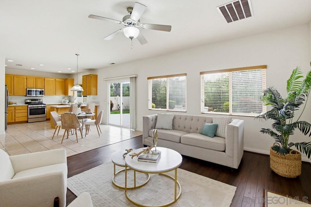 Detail Gallery Image 11 of 48 For 12701  Oak Knoll Rd, Poway,  CA 92064 - 3 Beds | 2/1 Baths