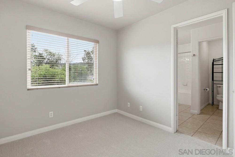 Detail Gallery Image 32 of 48 For 12701  Oak Knoll Rd, Poway,  CA 92064 - 3 Beds | 2/1 Baths