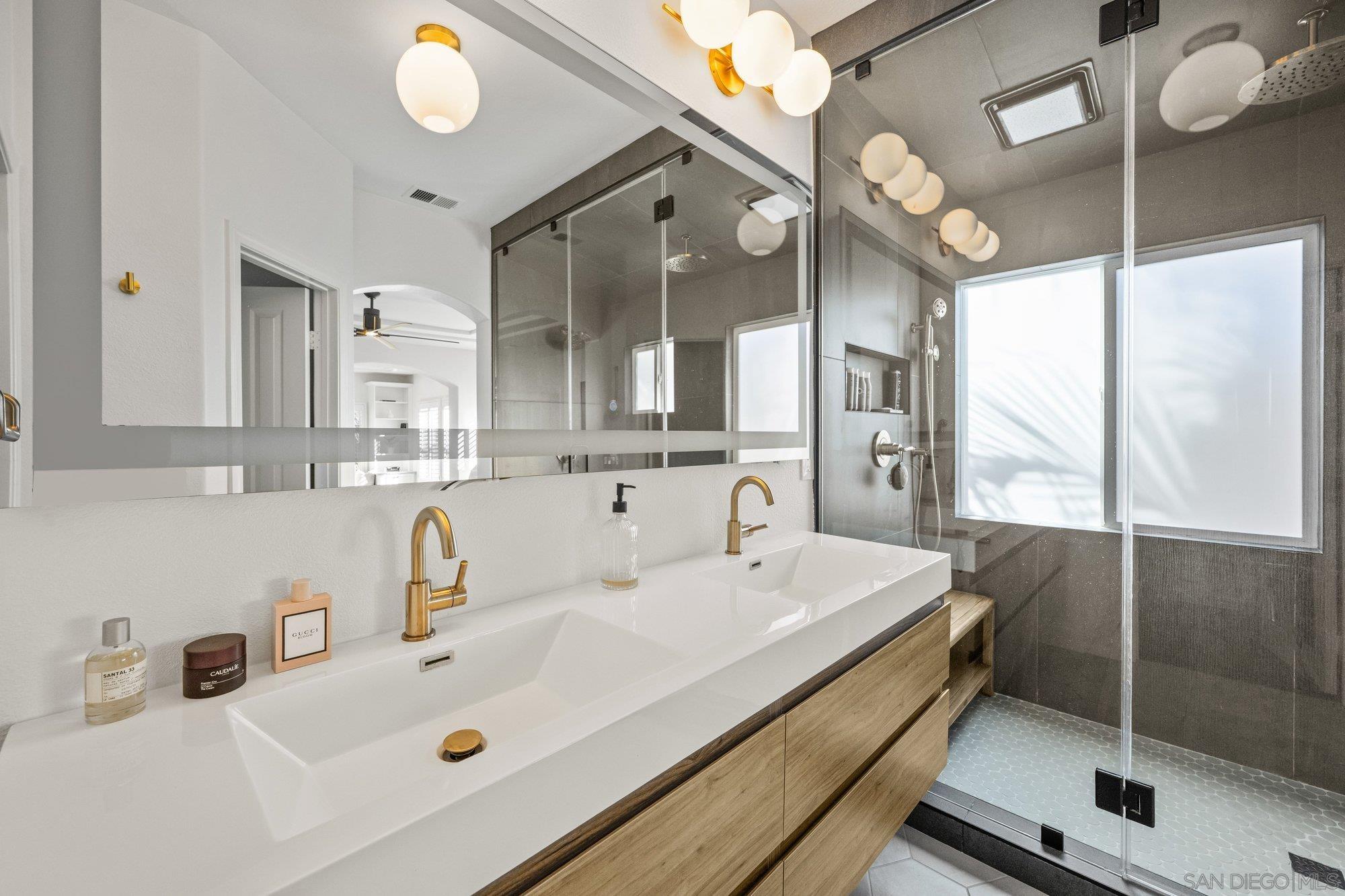 Detail Gallery Image 17 of 33 For 7139  Surfbird Circle, Carlsbad,  CA 92011 - 3 Beds | 2/1 Baths