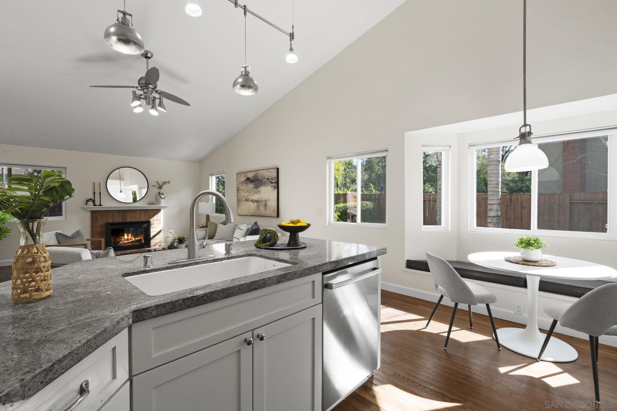 Detail Gallery Image 11 of 44 For 14613  Plumwood St, Poway,  CA 92064 - 3 Beds | 2 Baths