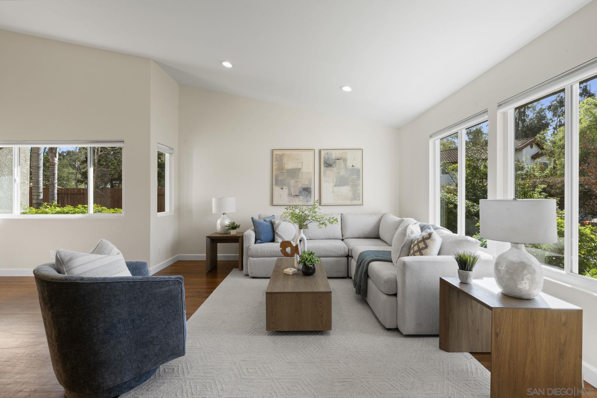 Detail Gallery Image 4 of 44 For 14613  Plumwood St, Poway,  CA 92064 - 3 Beds | 2 Baths