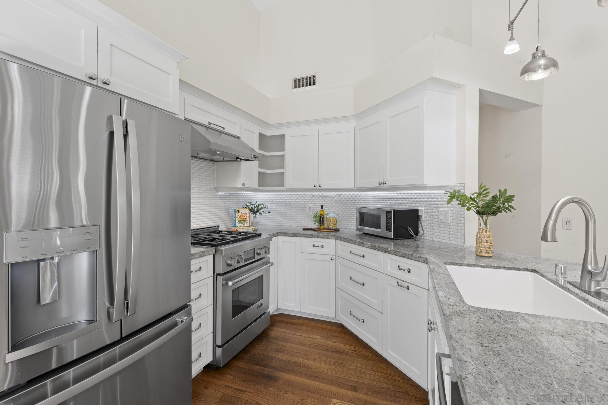 Detail Gallery Image 9 of 44 For 14613  Plumwood St, Poway,  CA 92064 - 3 Beds | 2 Baths