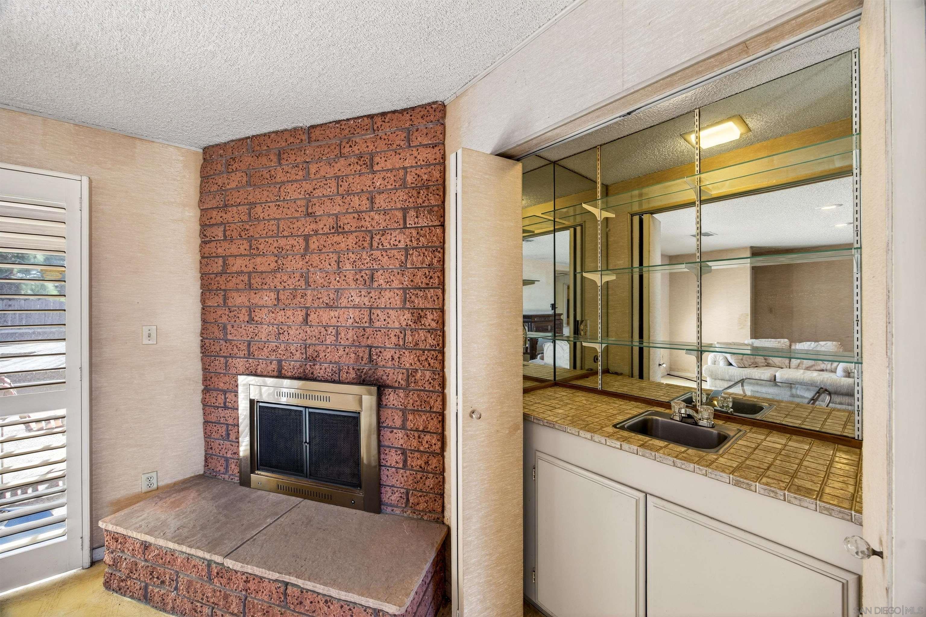 Detail Gallery Image 11 of 62 For 86  via De Laurencio, Chula Vista,  CA 91910 - 5 Beds | 3/1 Baths