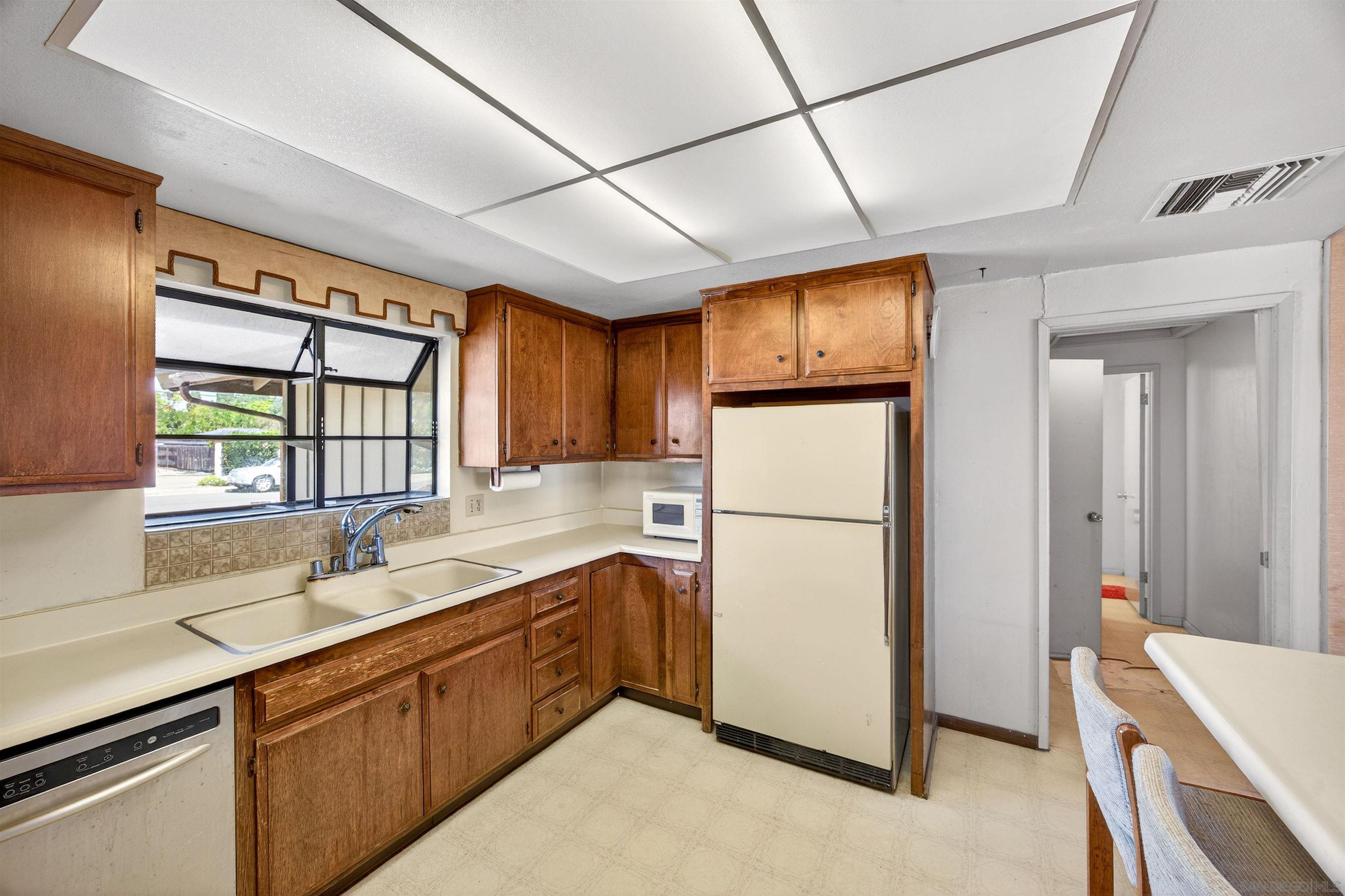 Detail Gallery Image 17 of 62 For 86  via De Laurencio, Chula Vista,  CA 91910 - 5 Beds | 3/1 Baths