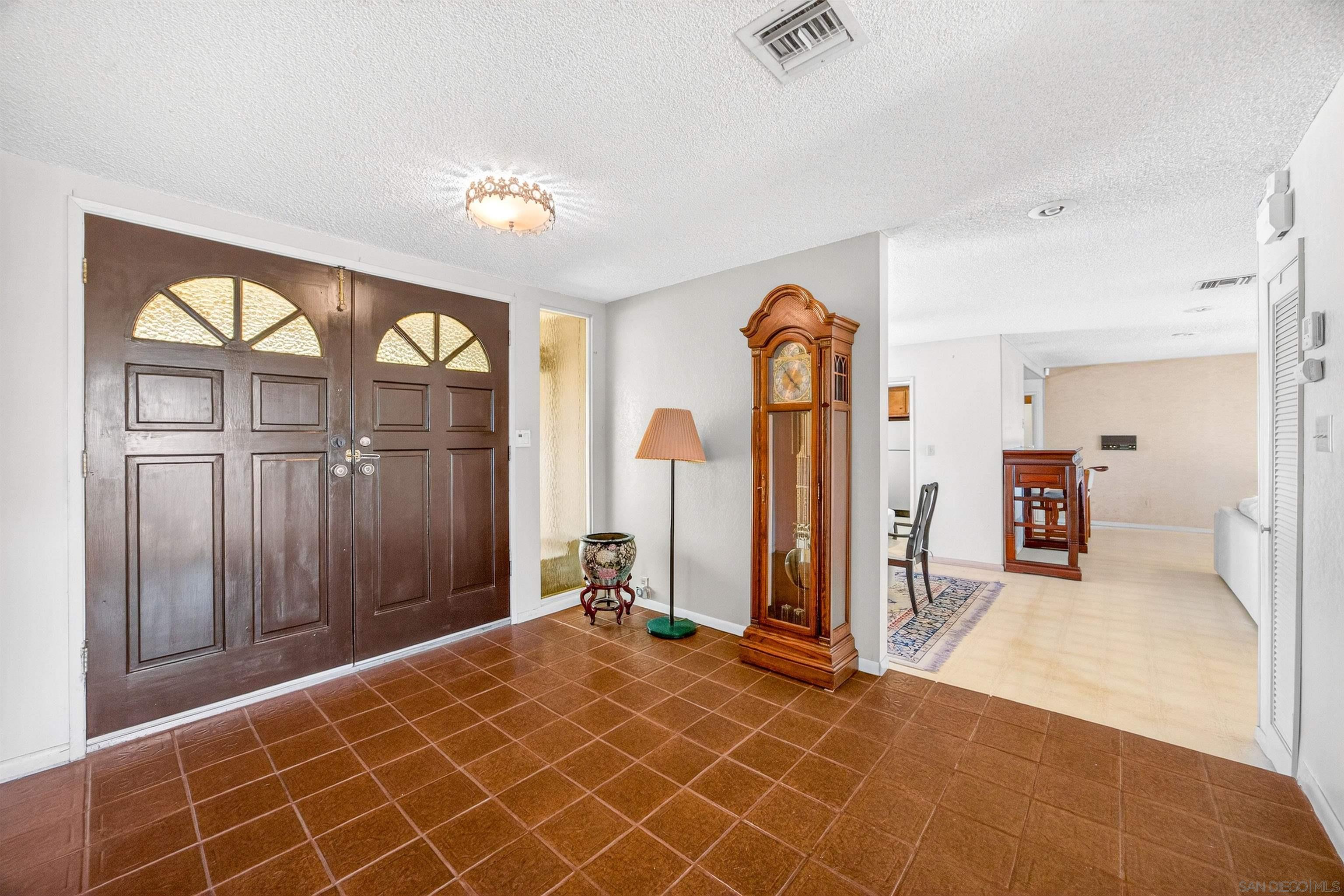 Detail Gallery Image 7 of 62 For 86  via De Laurencio, Chula Vista,  CA 91910 - 5 Beds | 3/1 Baths