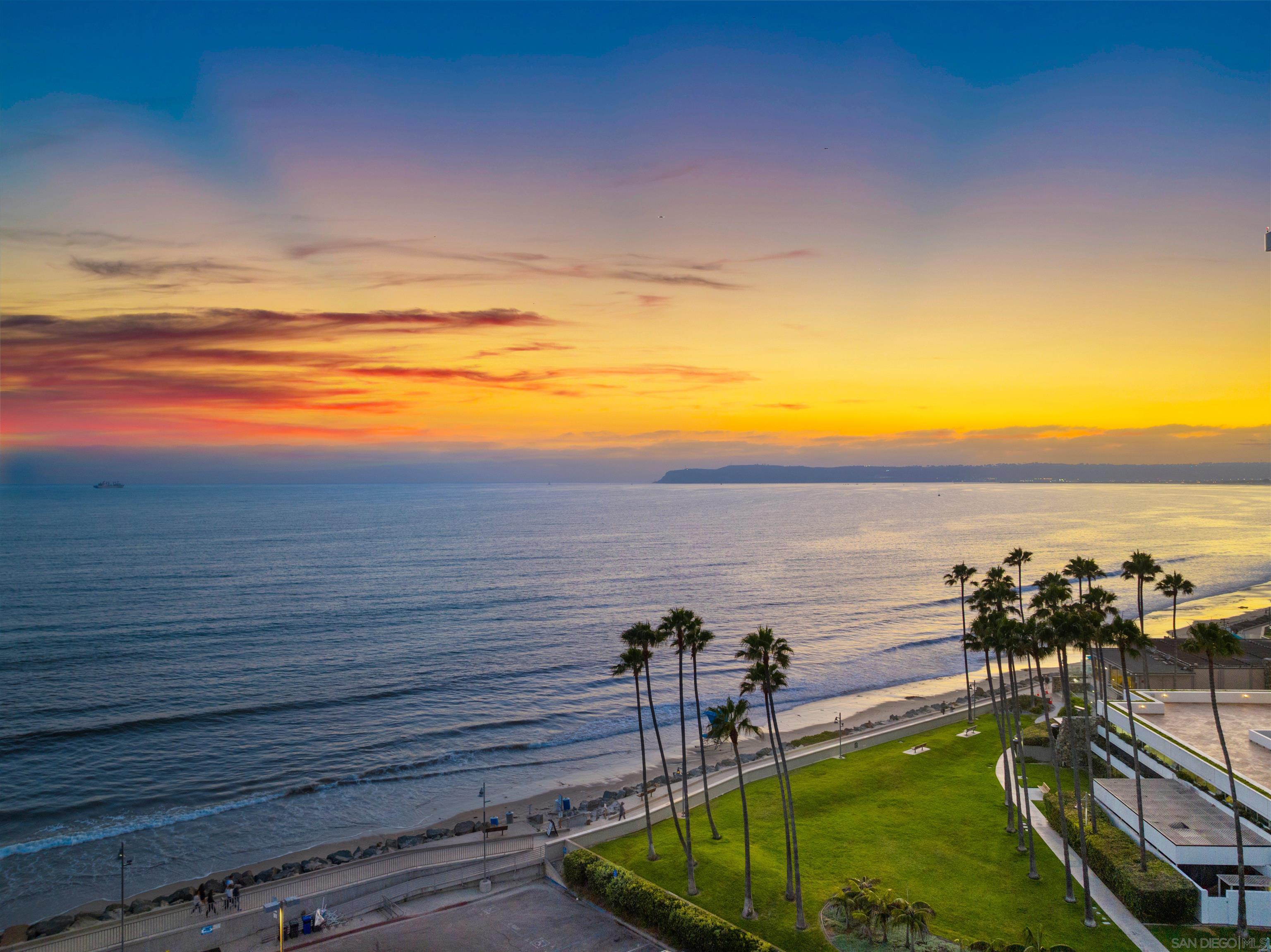 Detail Gallery Image 2 of 41 For 1830  Avenida Del Mundo  #1112,  Coronado,  CA 92118 - 1 Beds | 1 Baths