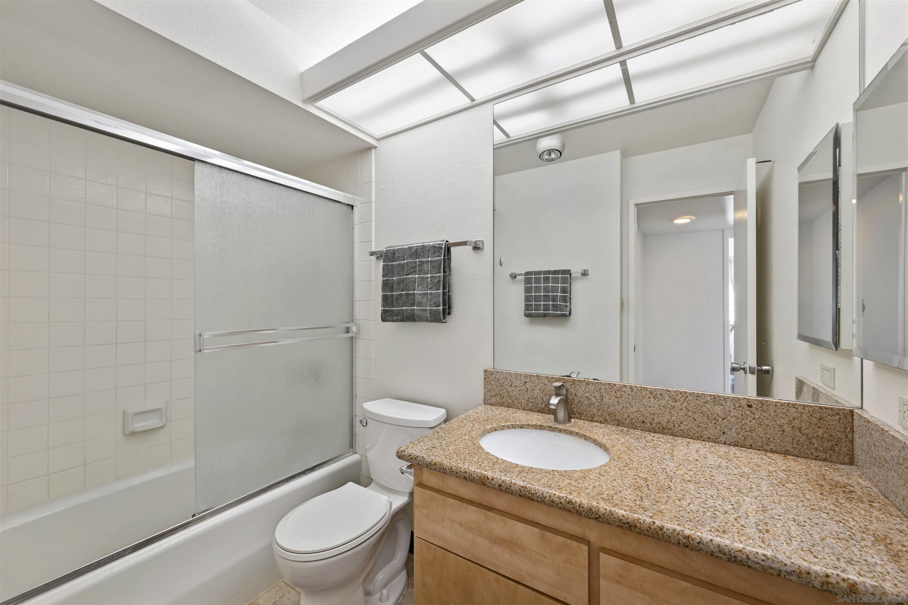 Detail Gallery Image 16 of 41 For 1830  Avenida Del Mundo  #1112,  Coronado,  CA 92118 - 1 Beds | 1 Baths