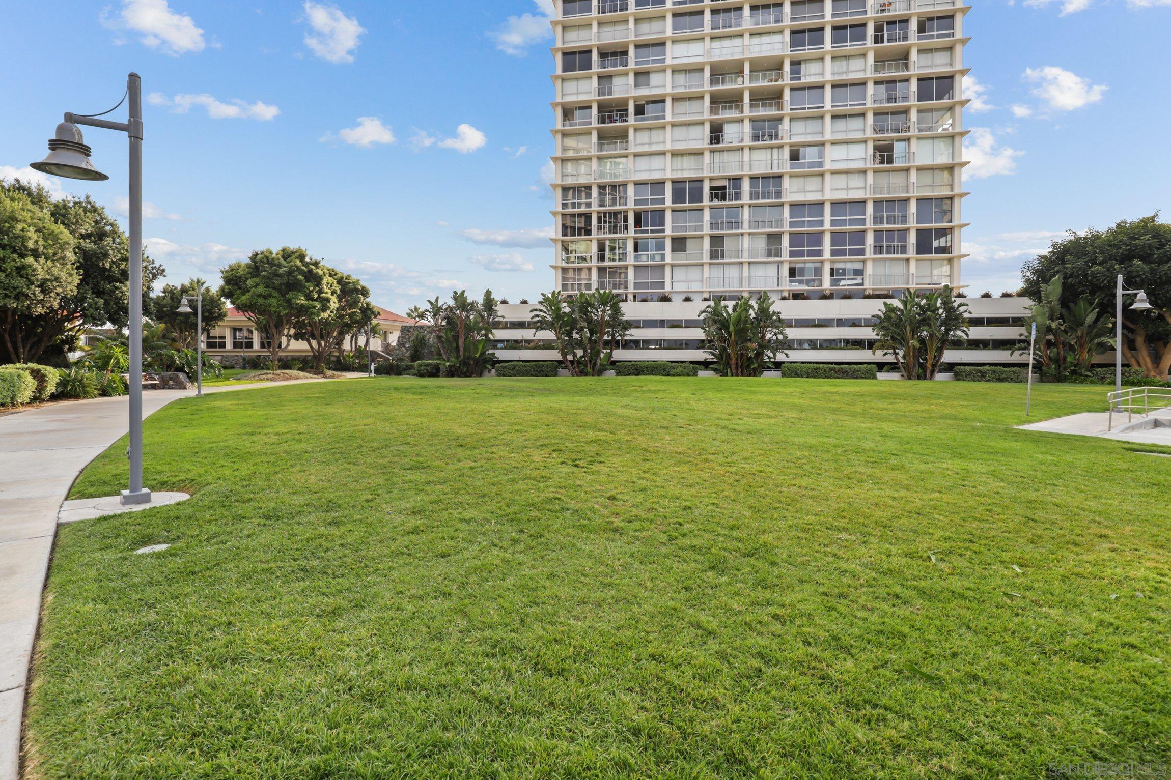 Detail Gallery Image 30 of 41 For 1830  Avenida Del Mundo  #1112,  Coronado,  CA 92118 - 1 Beds | 1 Baths