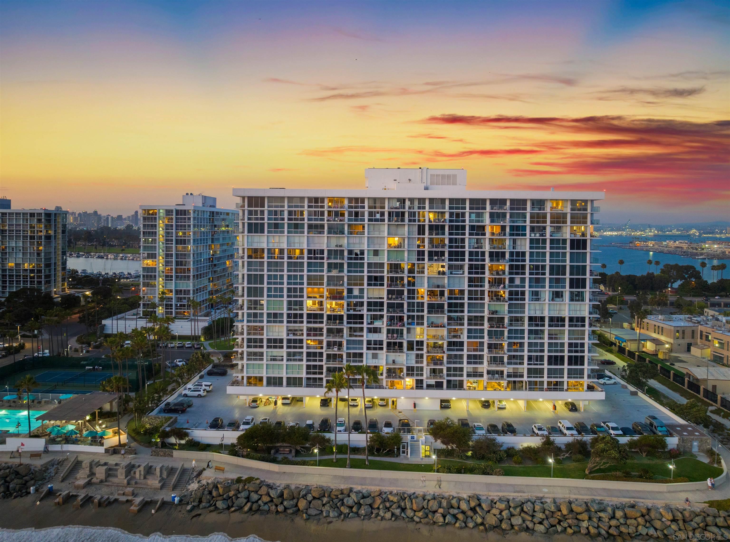 Detail Gallery Image 4 of 41 For 1830  Avenida Del Mundo  #1112,  Coronado,  CA 92118 - 1 Beds | 1 Baths