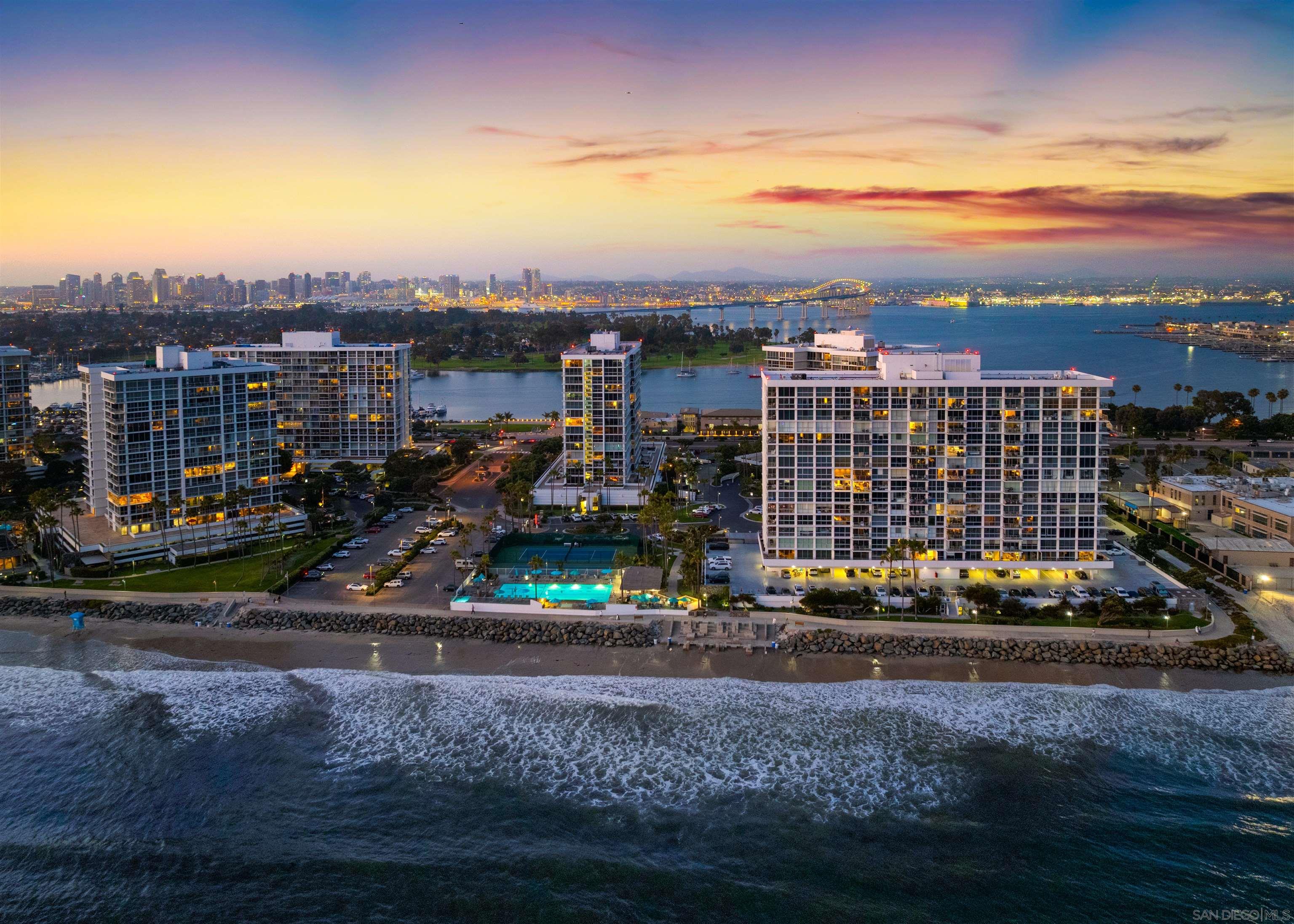 Detail Gallery Image 6 of 41 For 1830  Avenida Del Mundo  #1112,  Coronado,  CA 92118 - 1 Beds | 1 Baths