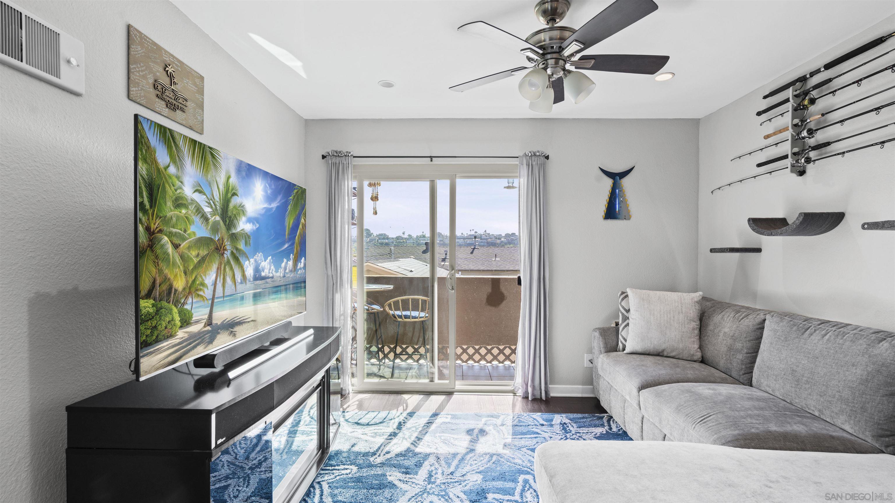 Detail Gallery Image 2 of 31 For 4368  Temecula St  #205,  San Diego,  CA 92107 - 2 Beds | 1/1 Baths