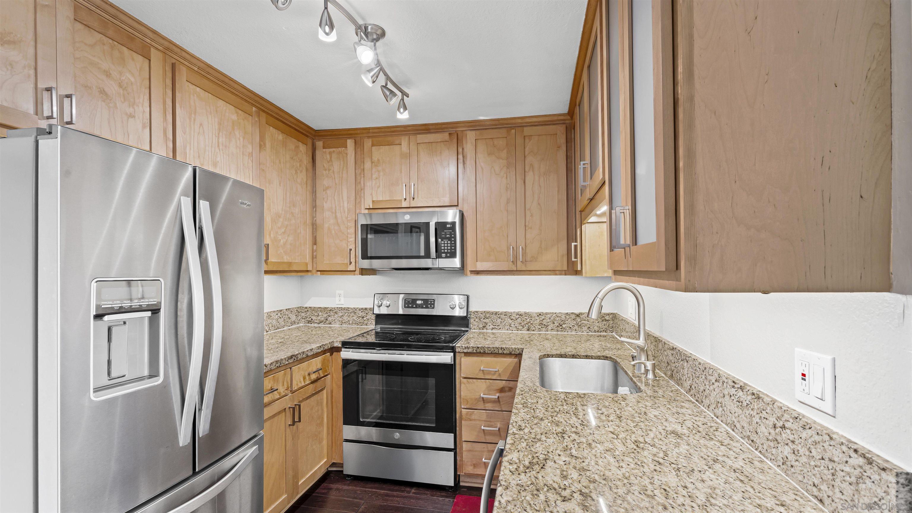 Detail Gallery Image 7 of 31 For 4368  Temecula St  #205,  San Diego,  CA 92107 - 2 Beds | 1/1 Baths