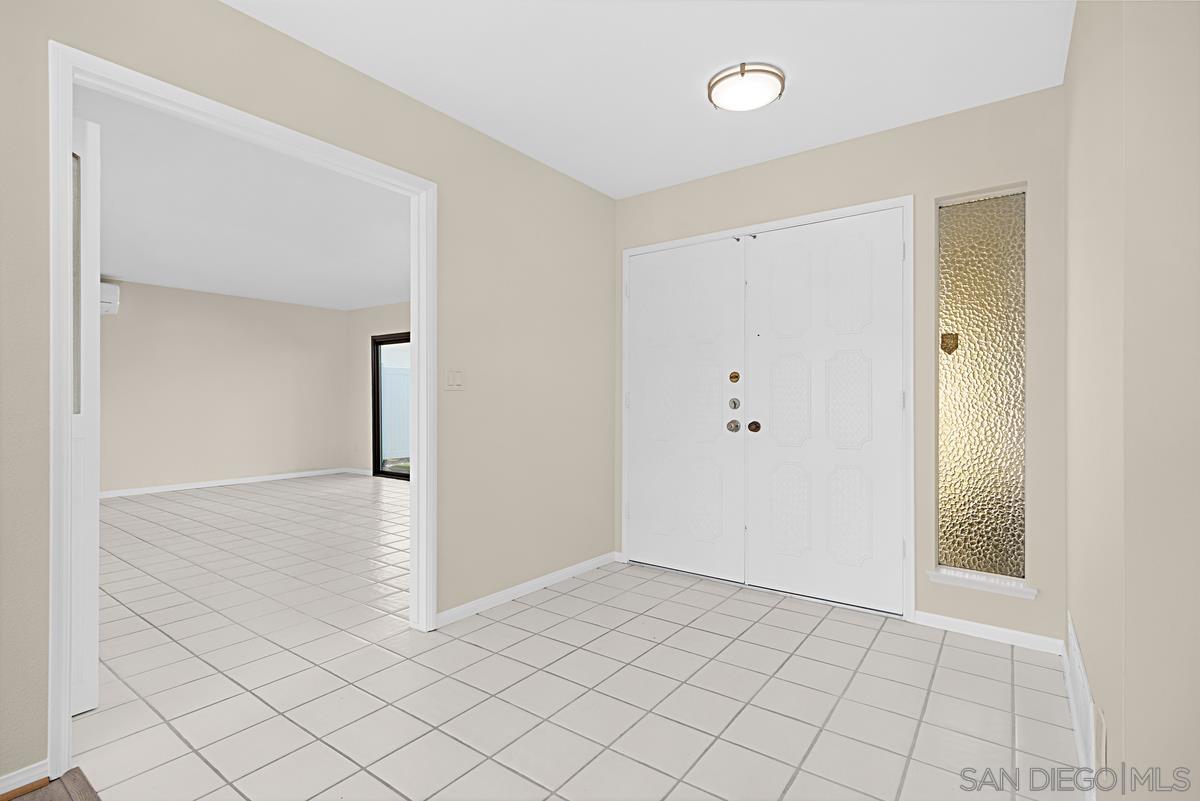 Detail Gallery Image 10 of 44 For 1617  Calle Alta, La Jolla,  CA 92037 - 3 Beds | 2 Baths