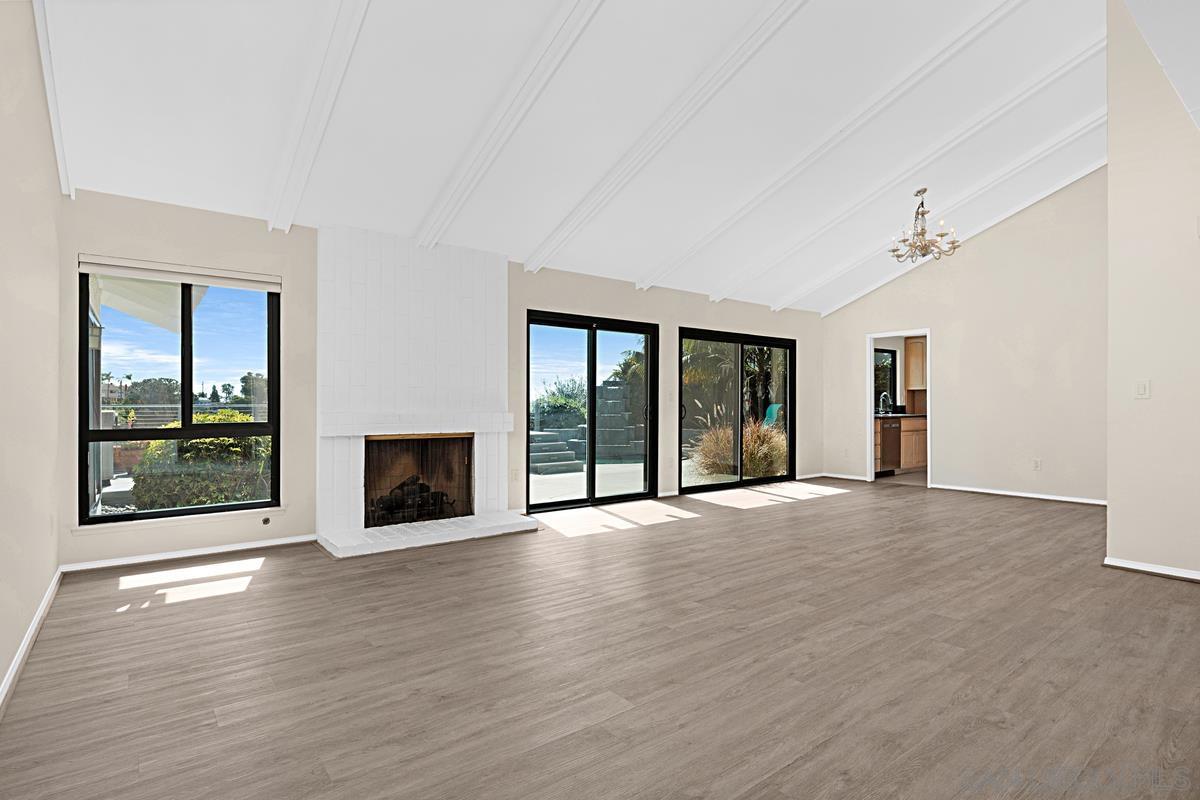 Detail Gallery Image 11 of 44 For 1617  Calle Alta, La Jolla,  CA 92037 - 3 Beds | 2 Baths