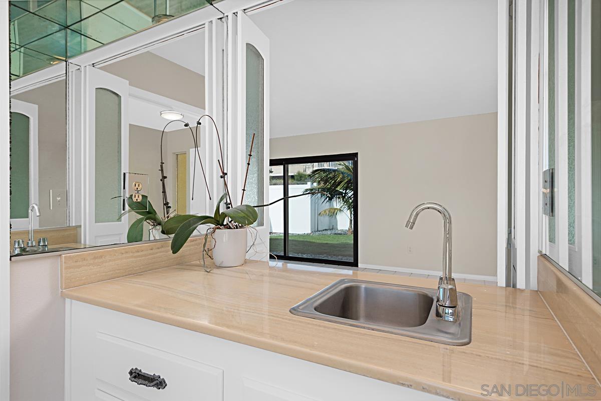 Detail Gallery Image 18 of 44 For 1617  Calle Alta, La Jolla,  CA 92037 - 3 Beds | 2 Baths