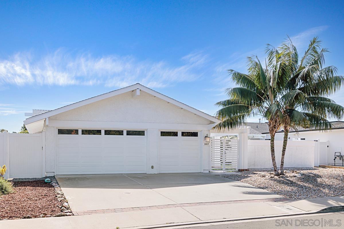 Detail Gallery Image 4 of 44 For 1617  Calle Alta, La Jolla,  CA 92037 - 3 Beds | 2 Baths