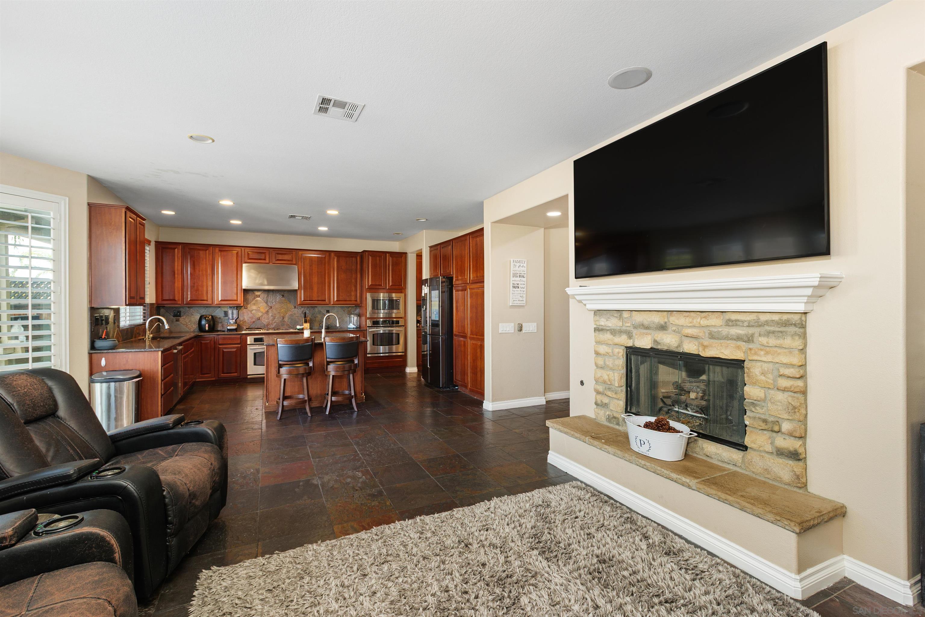 Detail Gallery Image 11 of 38 For 24248  Golden Mist Dr, Murrieta,  CA 92562 - 7 Beds | 4/1 Baths