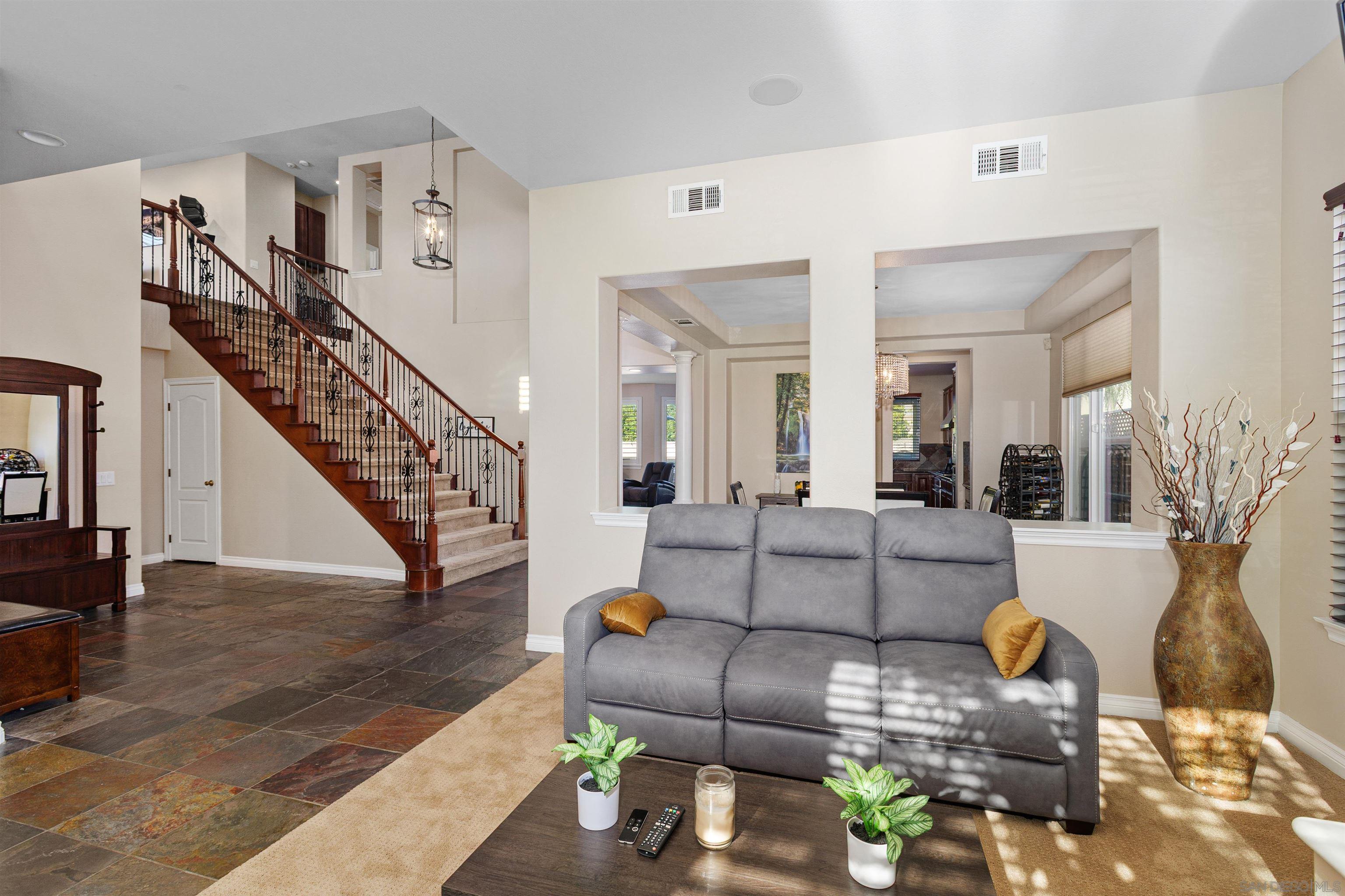 Detail Gallery Image 5 of 38 For 24248  Golden Mist Dr, Murrieta,  CA 92562 - 7 Beds | 4/1 Baths