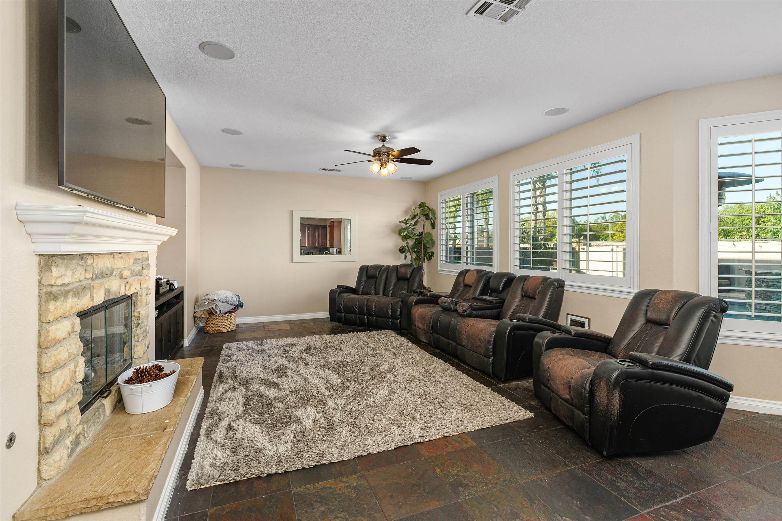 Detail Gallery Image 8 of 38 For 24248  Golden Mist Dr, Murrieta,  CA 92562 - 7 Beds | 4/1 Baths