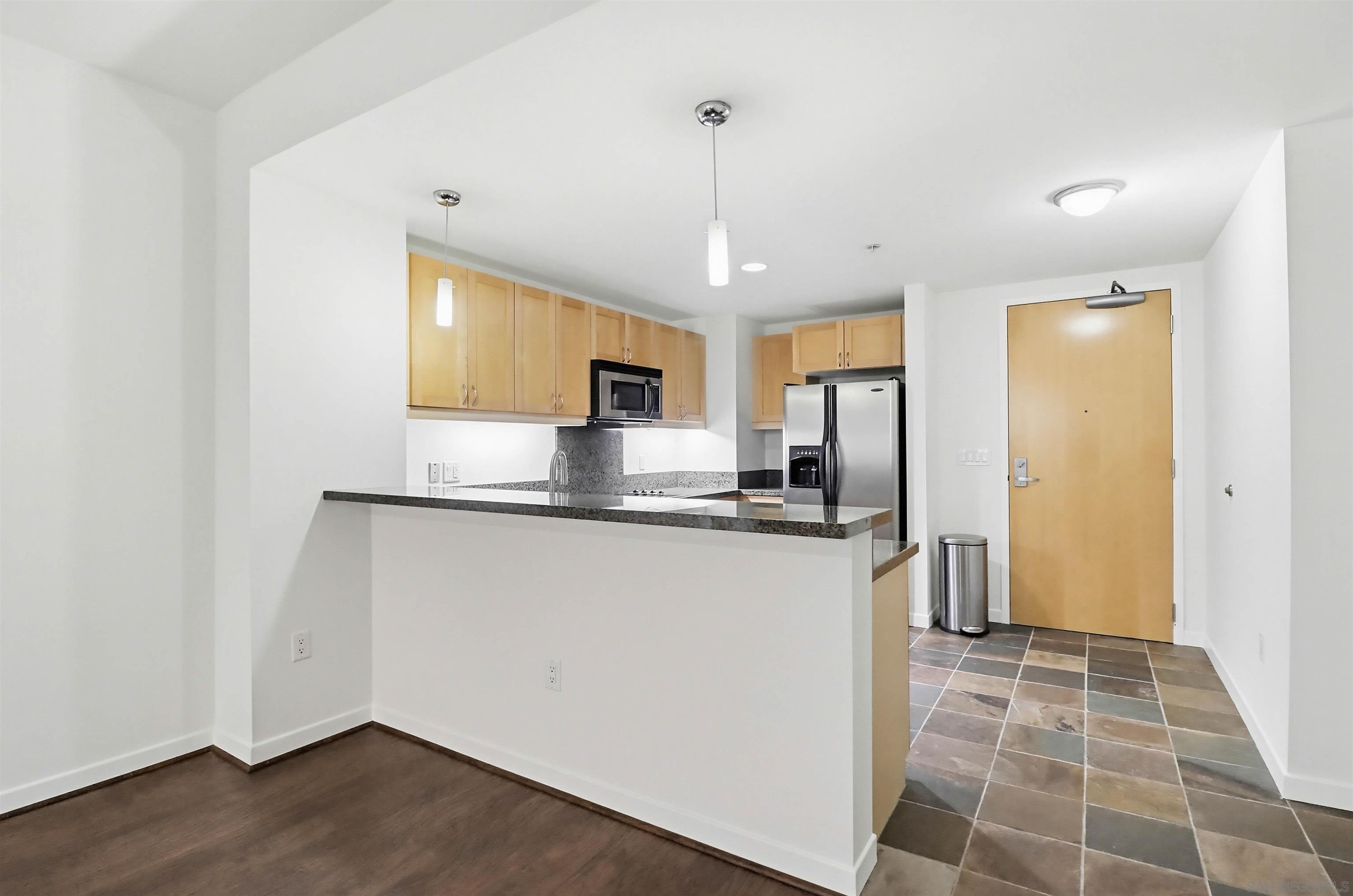 Detail Gallery Image 5 of 25 For 1150  J Street  #210,  San Diego,  CA 92101 - 1 Beds | 1 Baths