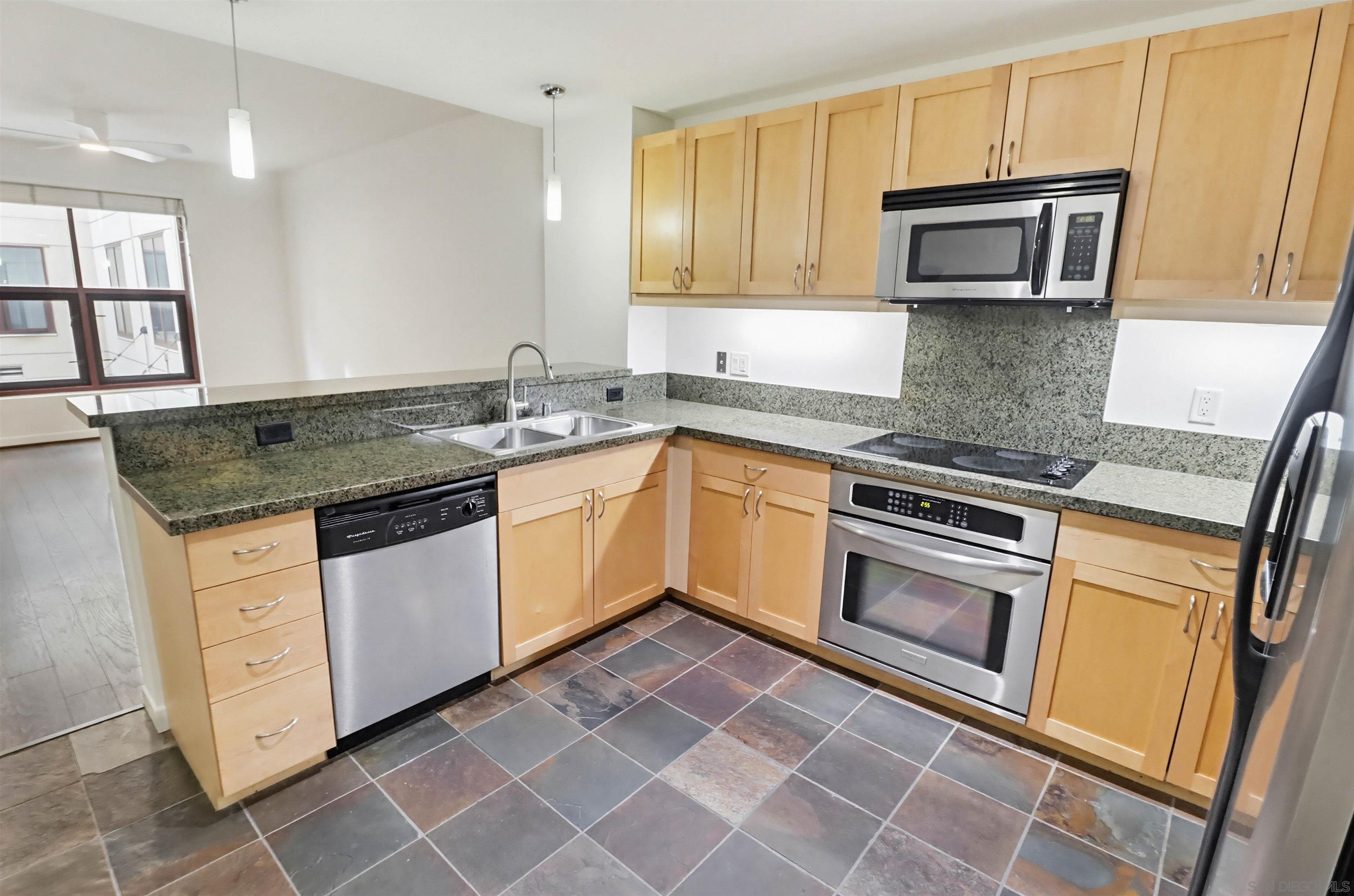 Detail Gallery Image 6 of 25 For 1150  J Street  #210,  San Diego,  CA 92101 - 1 Beds | 1 Baths