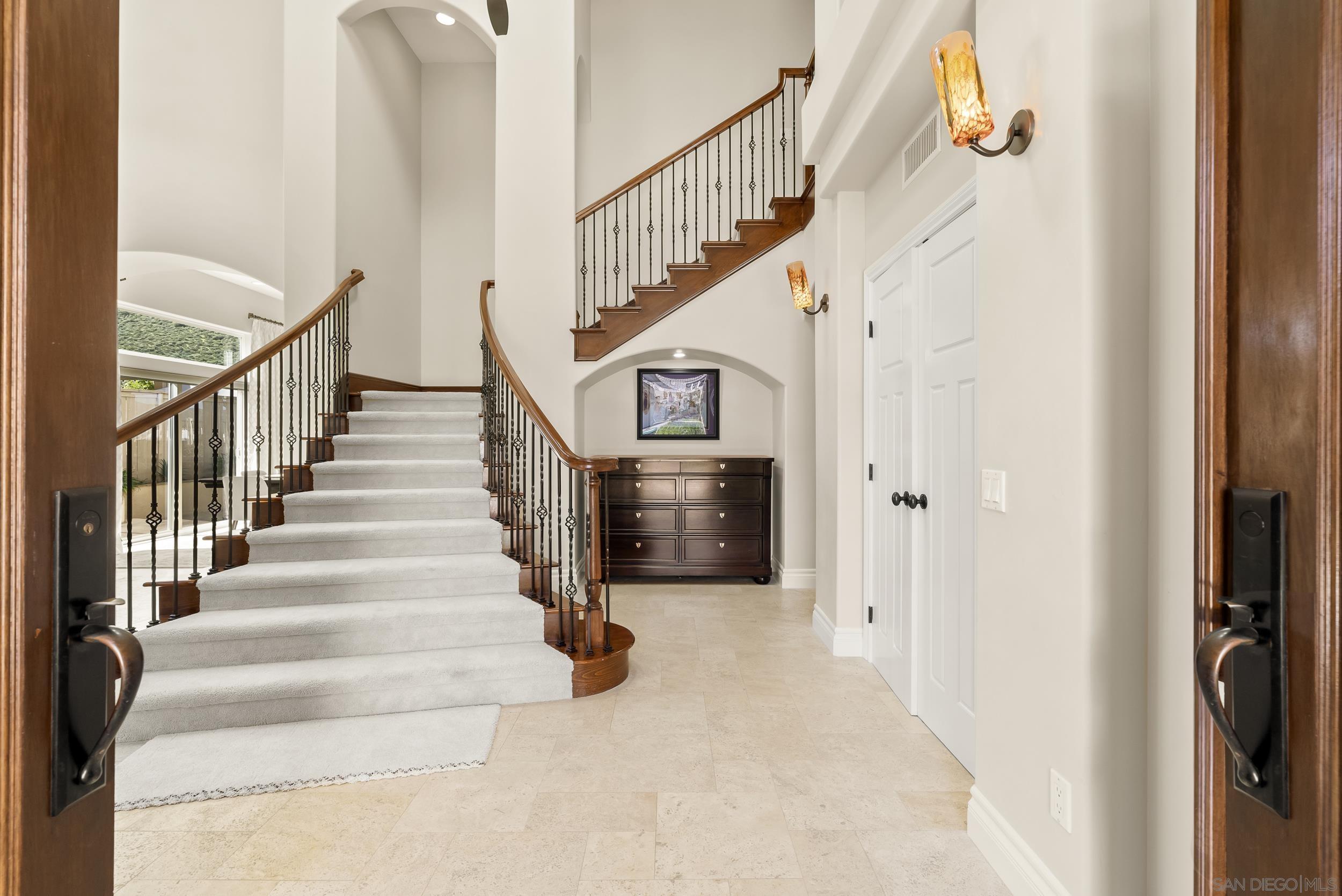 Detail Gallery Image 3 of 61 For 18658  Locksley St, San Diego,  CA 92128 - 4 Beds | 2/1 Baths