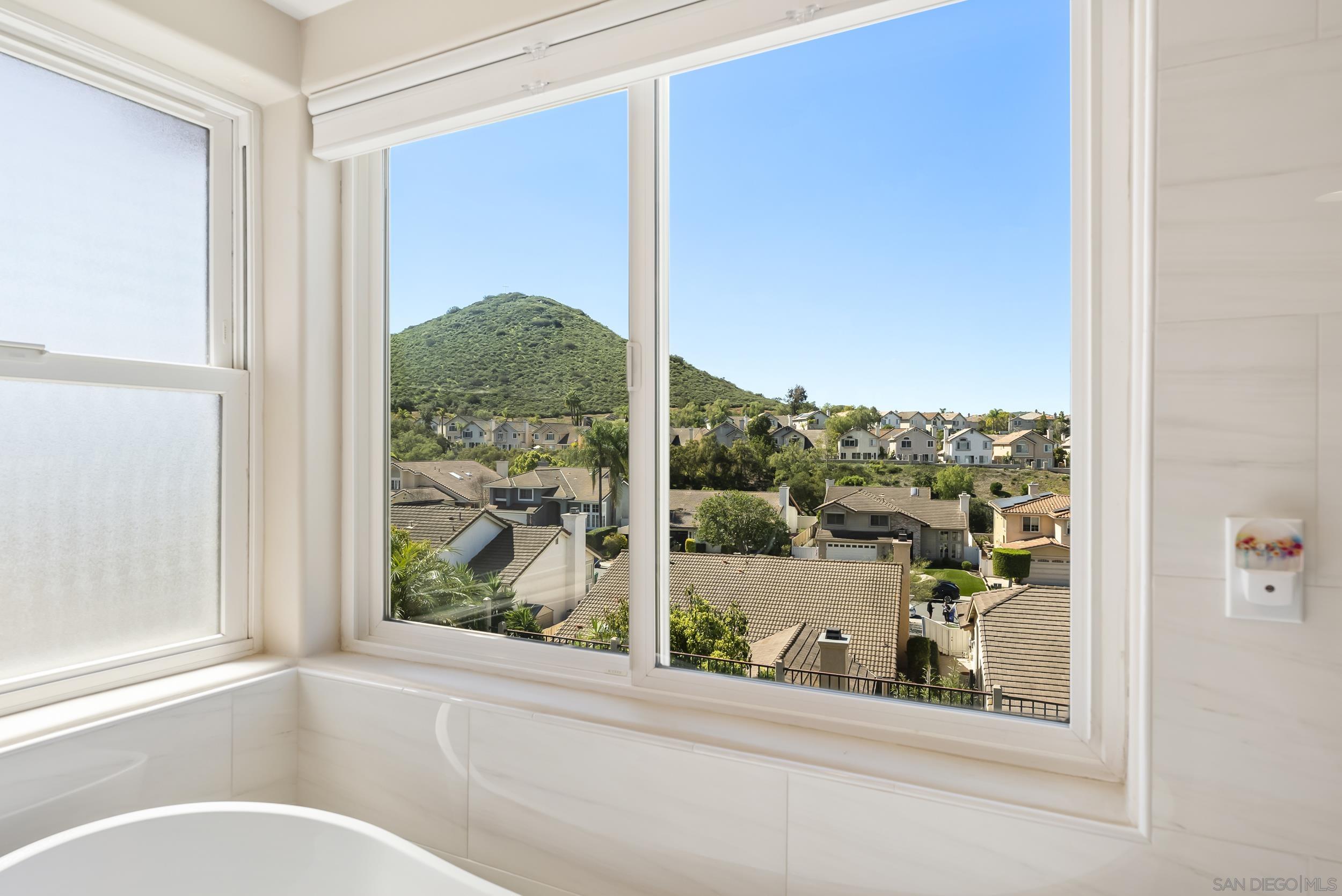 Detail Gallery Image 31 of 61 For 18658  Locksley St, San Diego,  CA 92128 - 4 Beds | 2/1 Baths