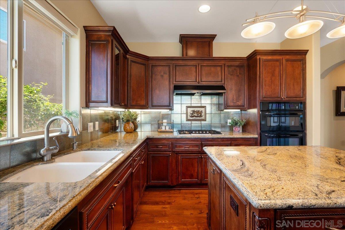 Detail Gallery Image 14 of 53 For 18623  Lancashire Way, San Diego,  CA 92128 - 3 Beds | 2 Baths