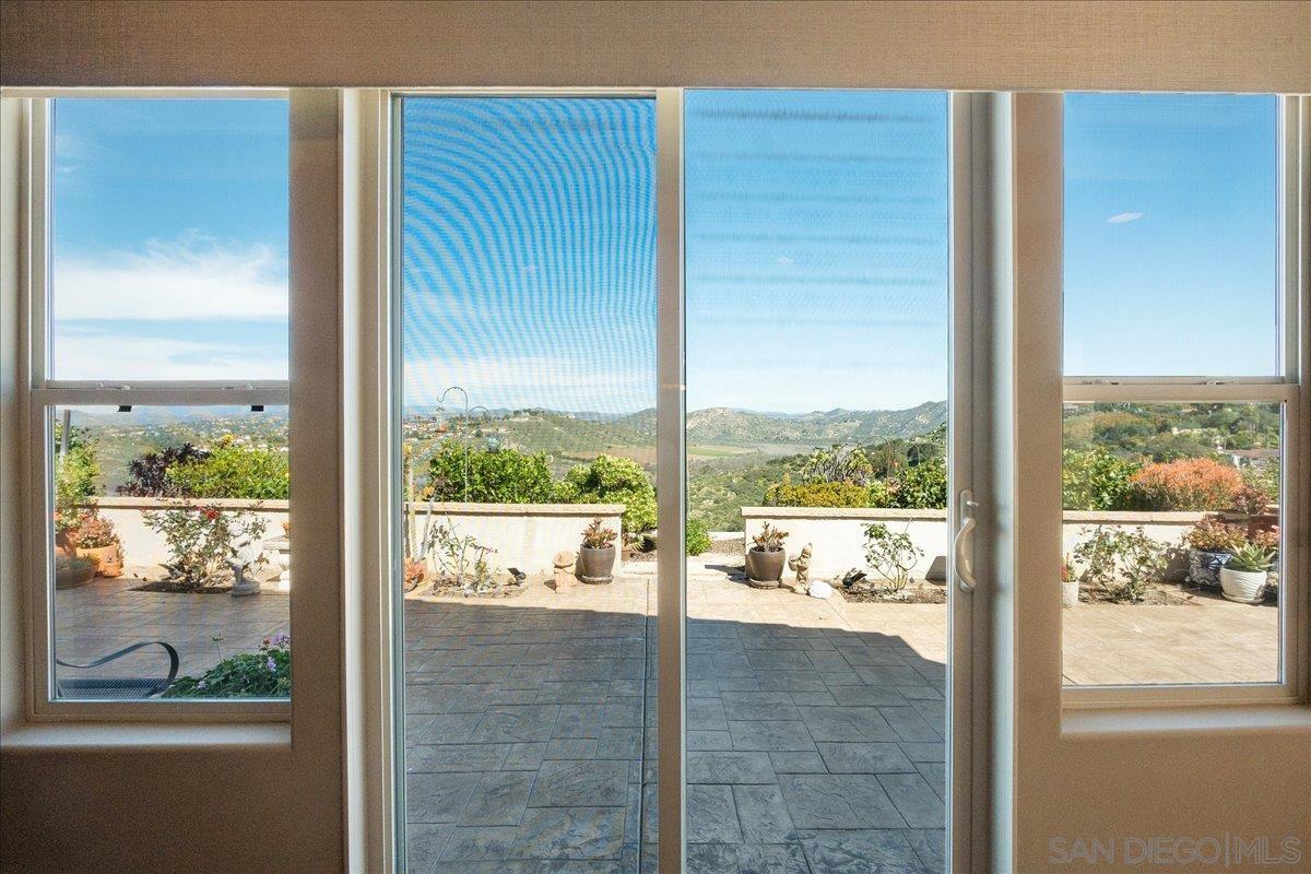 Detail Gallery Image 18 of 53 For 18623  Lancashire Way, San Diego,  CA 92128 - 3 Beds | 2 Baths