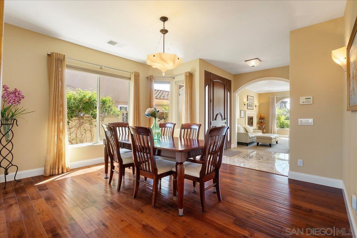 Detail Gallery Image 9 of 53 For 18623  Lancashire Way, San Diego,  CA 92128 - 3 Beds | 2 Baths