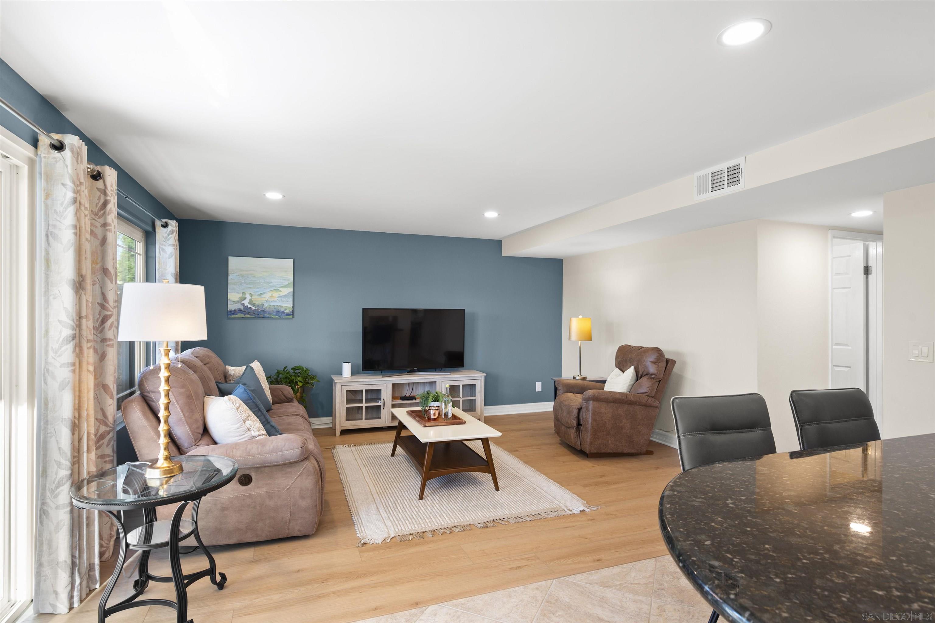 Detail Gallery Image 18 of 48 For 12740  Prairie Dog Ave, San Diego,  CA 92129 - 6 Beds | 3 Baths