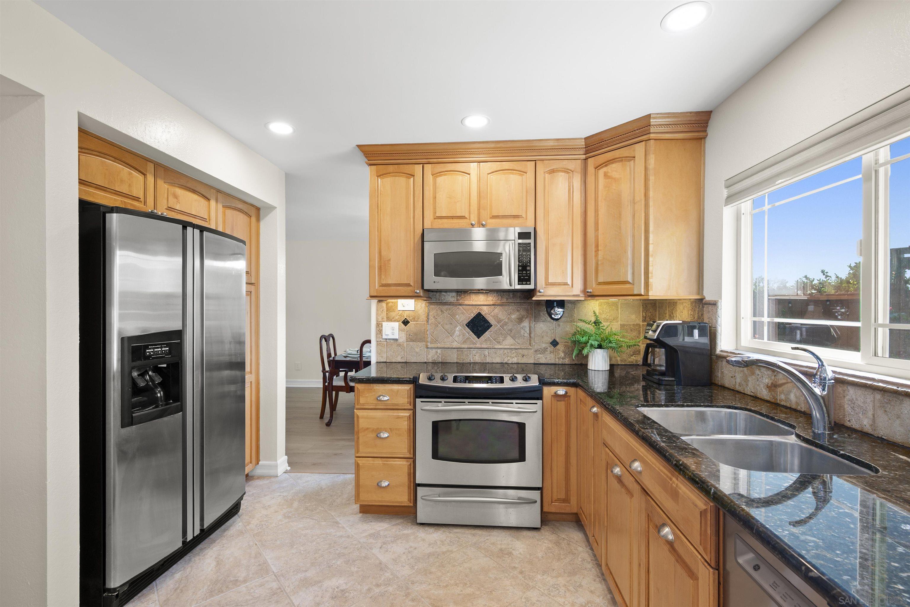 Detail Gallery Image 5 of 48 For 12740  Prairie Dog Ave, San Diego,  CA 92129 - 6 Beds | 3 Baths