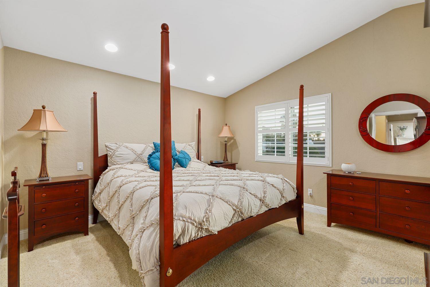 Detail Gallery Image 15 of 31 For 10421  Les Arbres Pl, San Diego,  CA 92131 - 4 Beds | 4 Baths