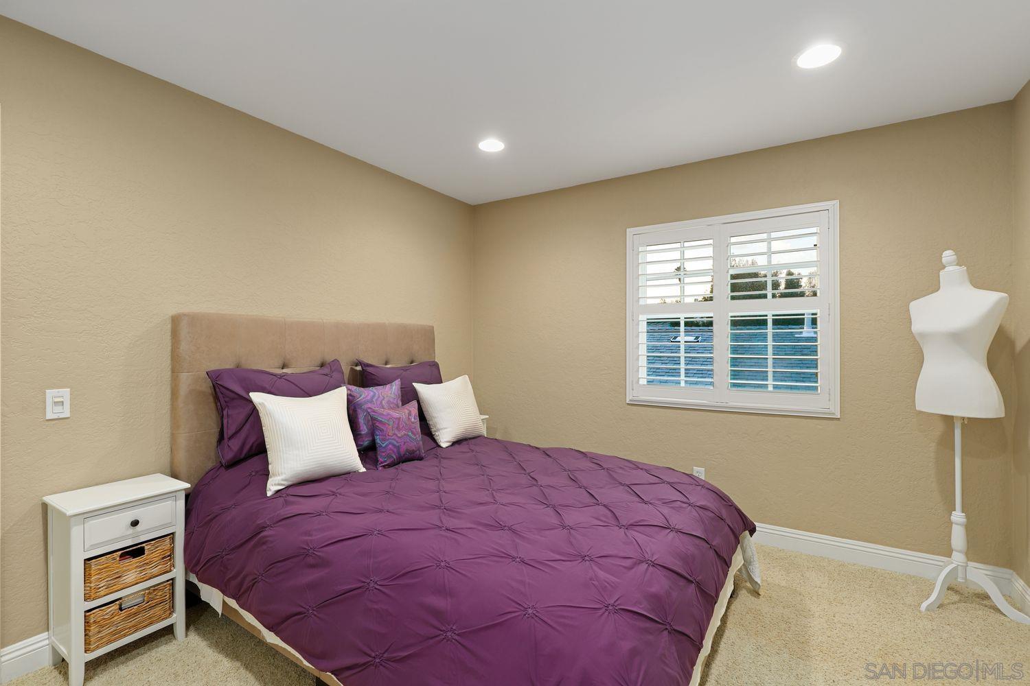 Detail Gallery Image 19 of 31 For 10421  Les Arbres Pl, San Diego,  CA 92131 - 4 Beds | 4 Baths