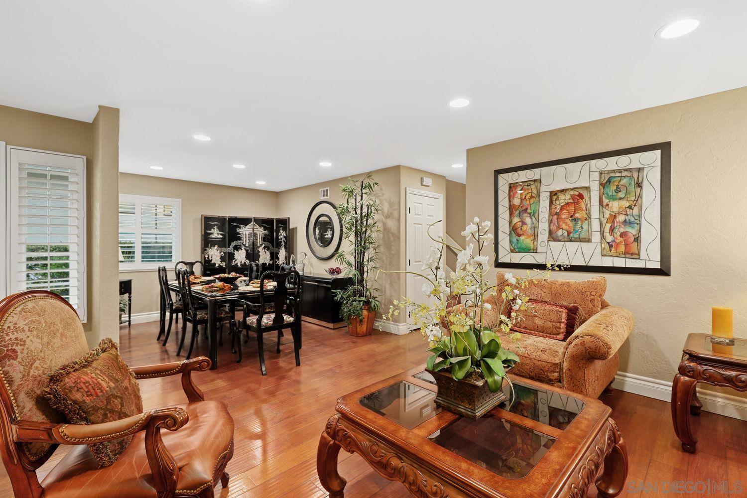 Detail Gallery Image 3 of 31 For 10421  Les Arbres Pl, San Diego,  CA 92131 - 4 Beds | 4 Baths