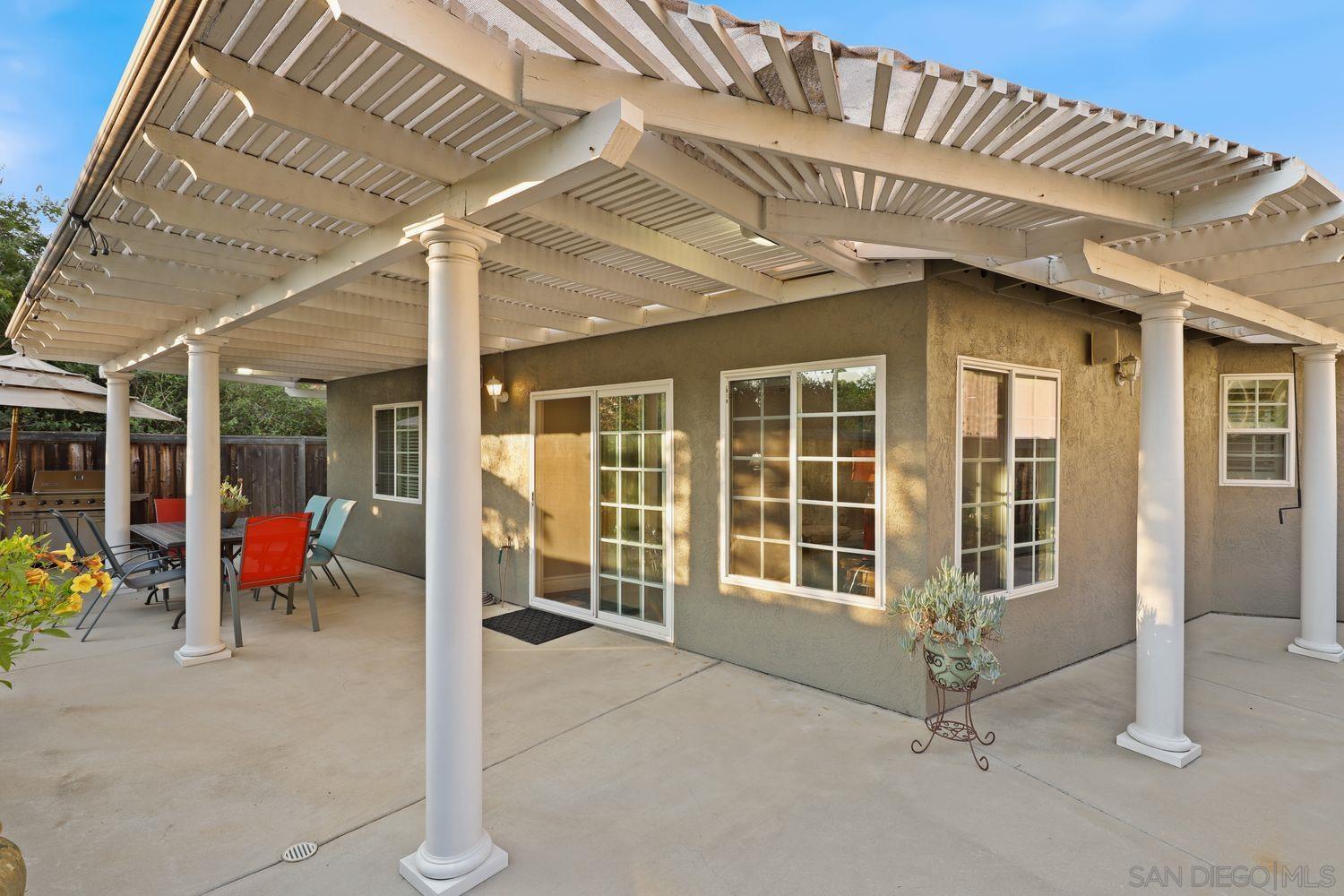 Detail Gallery Image 23 of 31 For 10421  Les Arbres Pl, San Diego,  CA 92131 - 4 Beds | 4 Baths