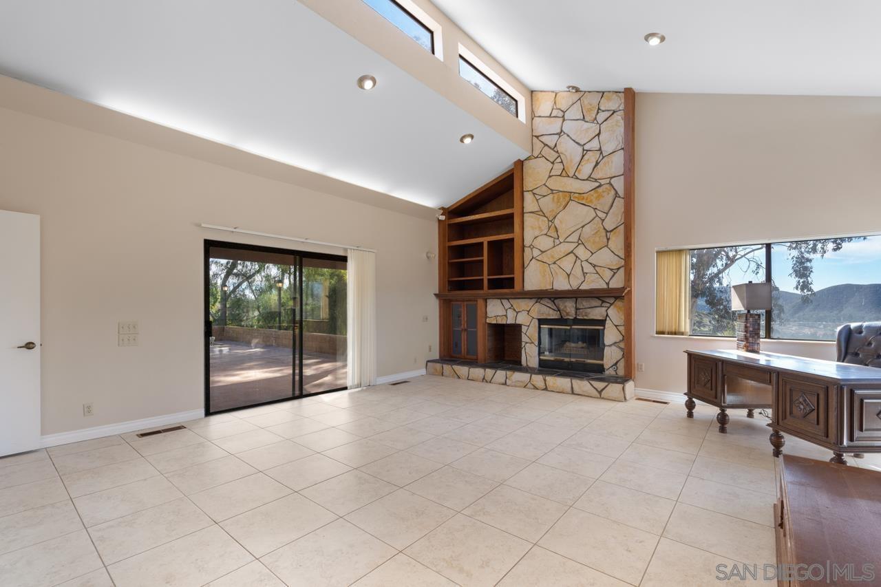 Detail Gallery Image 11 of 39 For 2665  Kauana Loa Dr, Escondido,  CA 92029 - 6 Beds | 4 Baths
