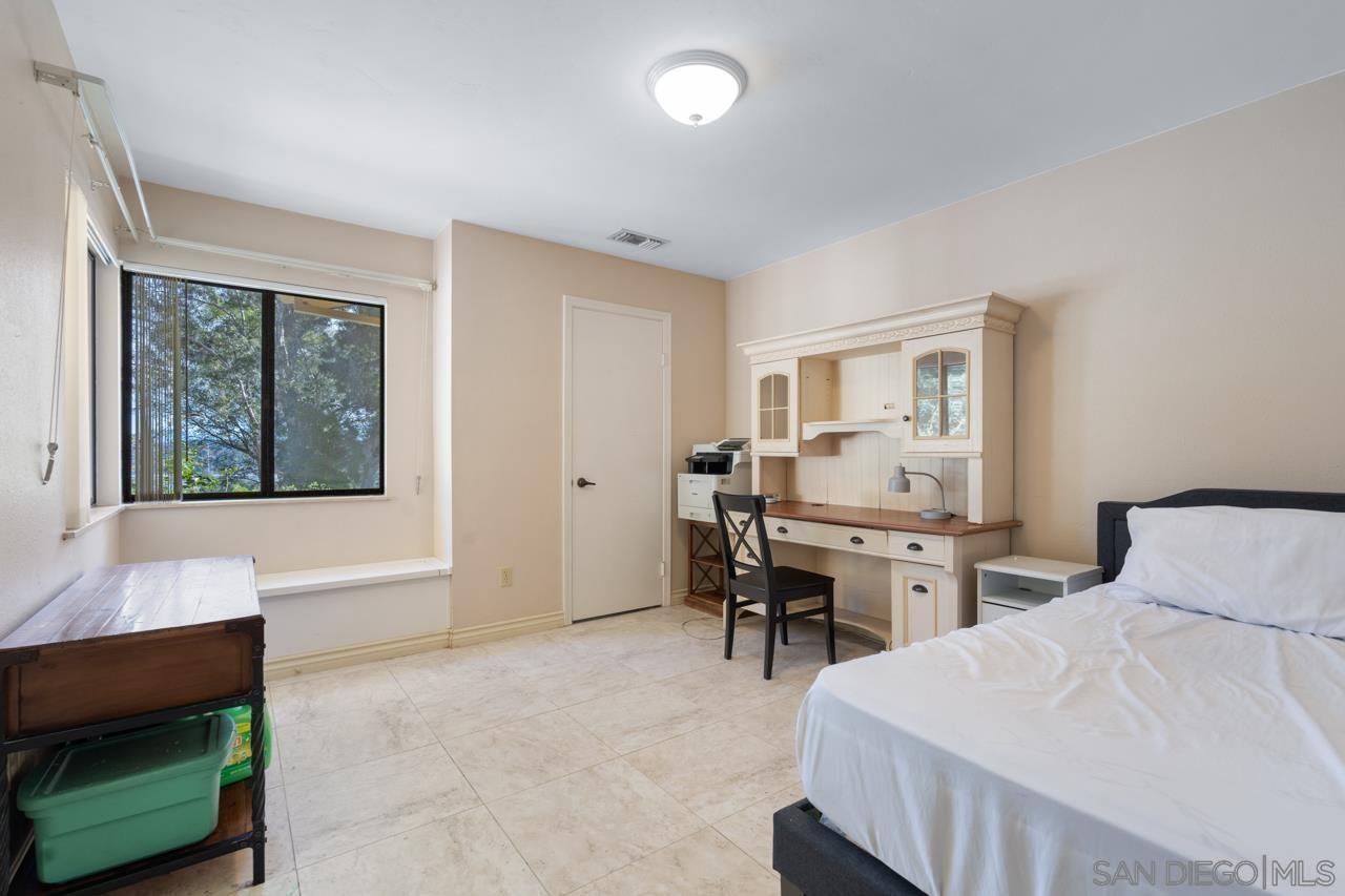 Detail Gallery Image 17 of 39 For 2665  Kauana Loa Dr, Escondido,  CA 92029 - 6 Beds | 4 Baths