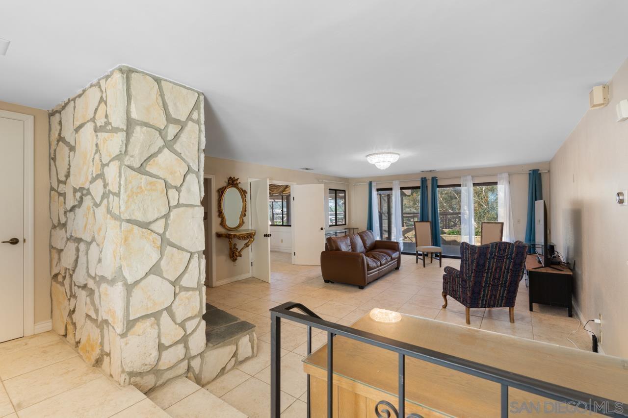 Detail Gallery Image 5 of 39 For 2665  Kauana Loa Dr, Escondido,  CA 92029 - 6 Beds | 4 Baths