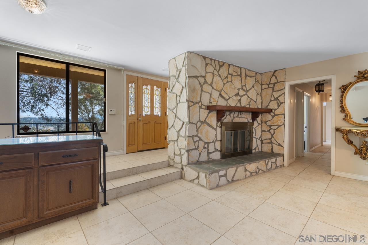 Detail Gallery Image 6 of 39 For 2665  Kauana Loa Dr, Escondido,  CA 92029 - 6 Beds | 4 Baths