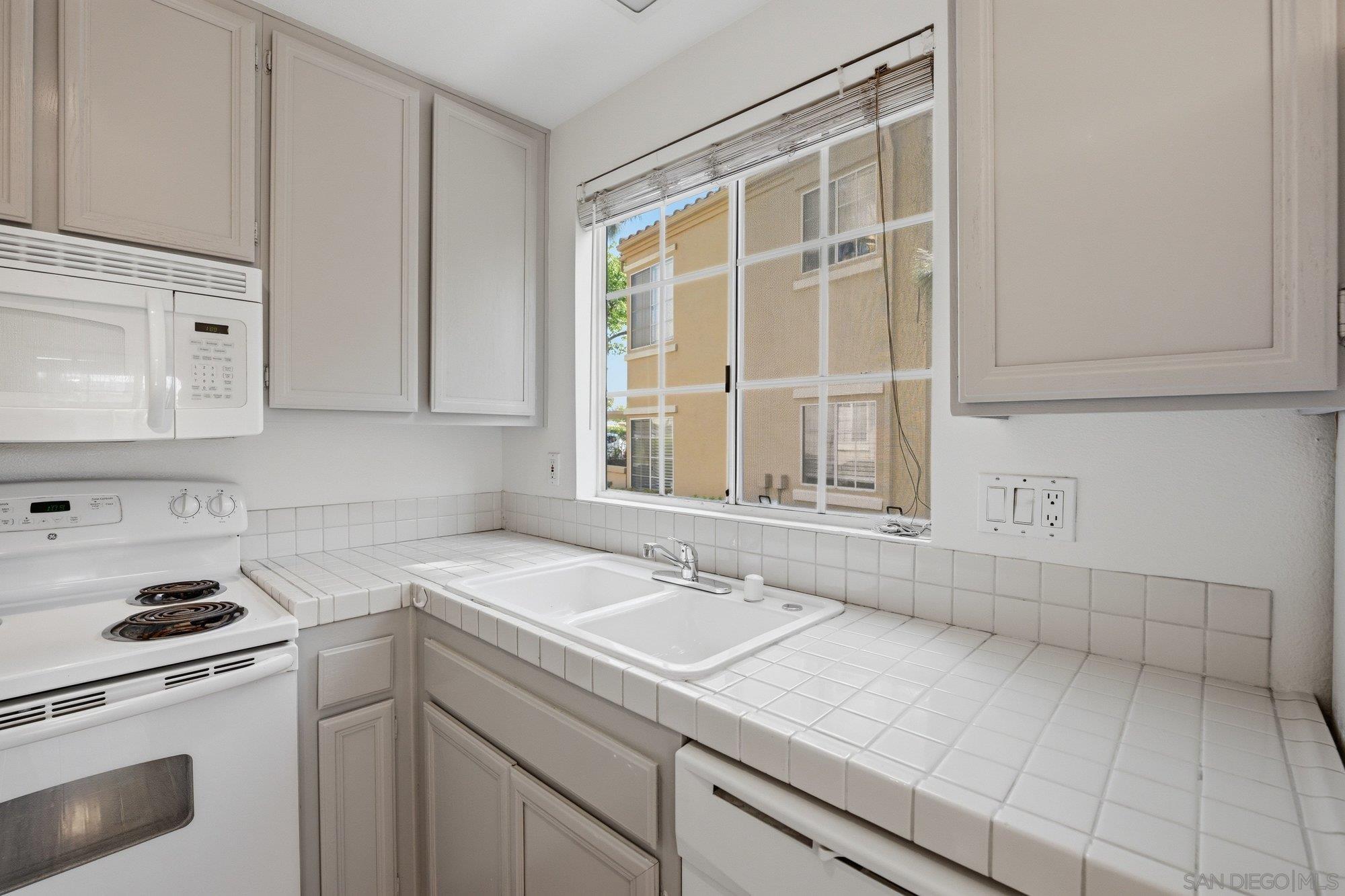 Detail Gallery Image 8 of 28 For 7330  Calle Cristobal  #87,  San Diego,  CA 92126 - 2 Beds | 2 Baths