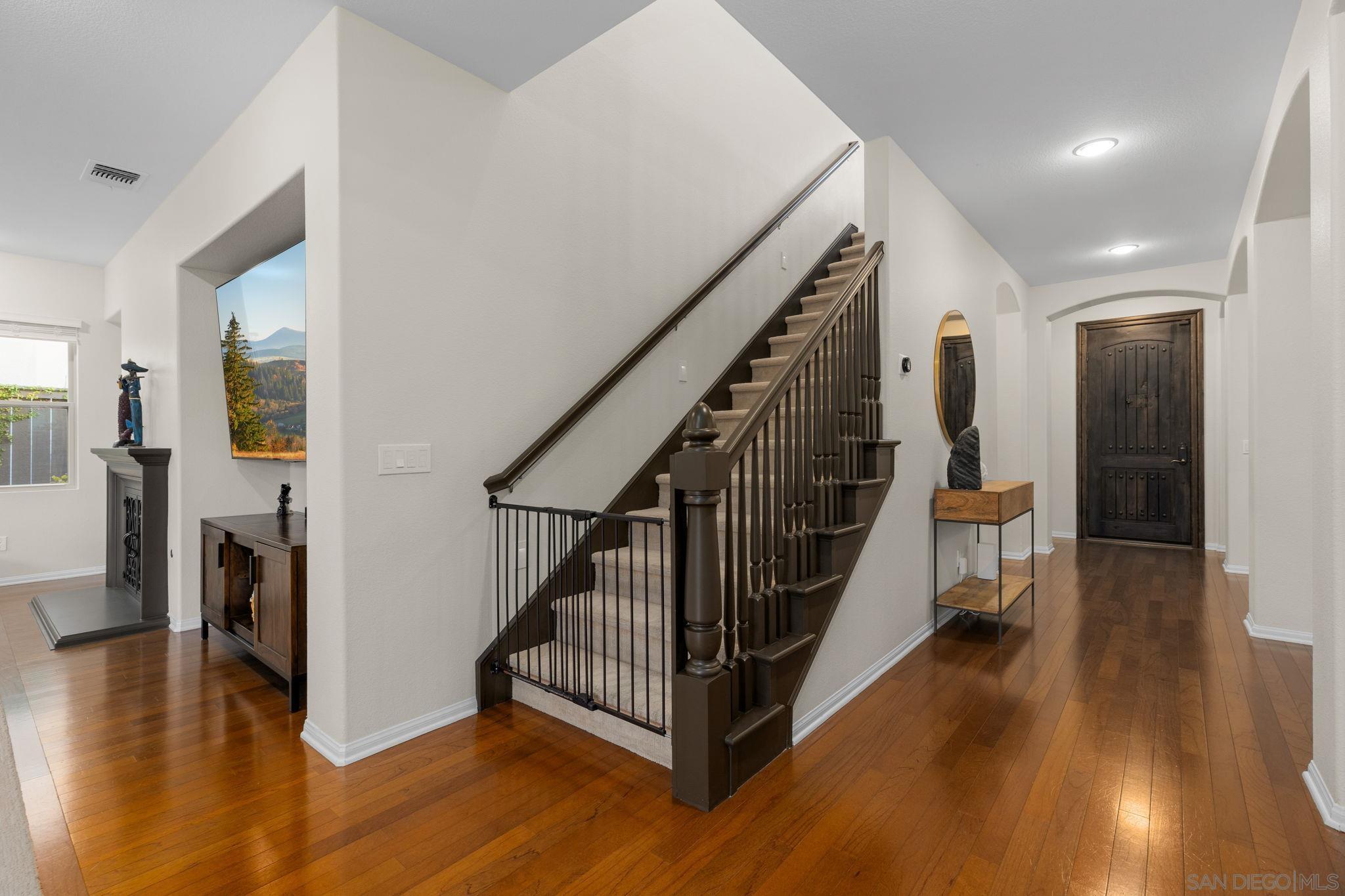 Detail Gallery Image 5 of 31 For 7256  Caribou Ct, San Diego,  CA 92129 - 4 Beds | 3/1 Baths