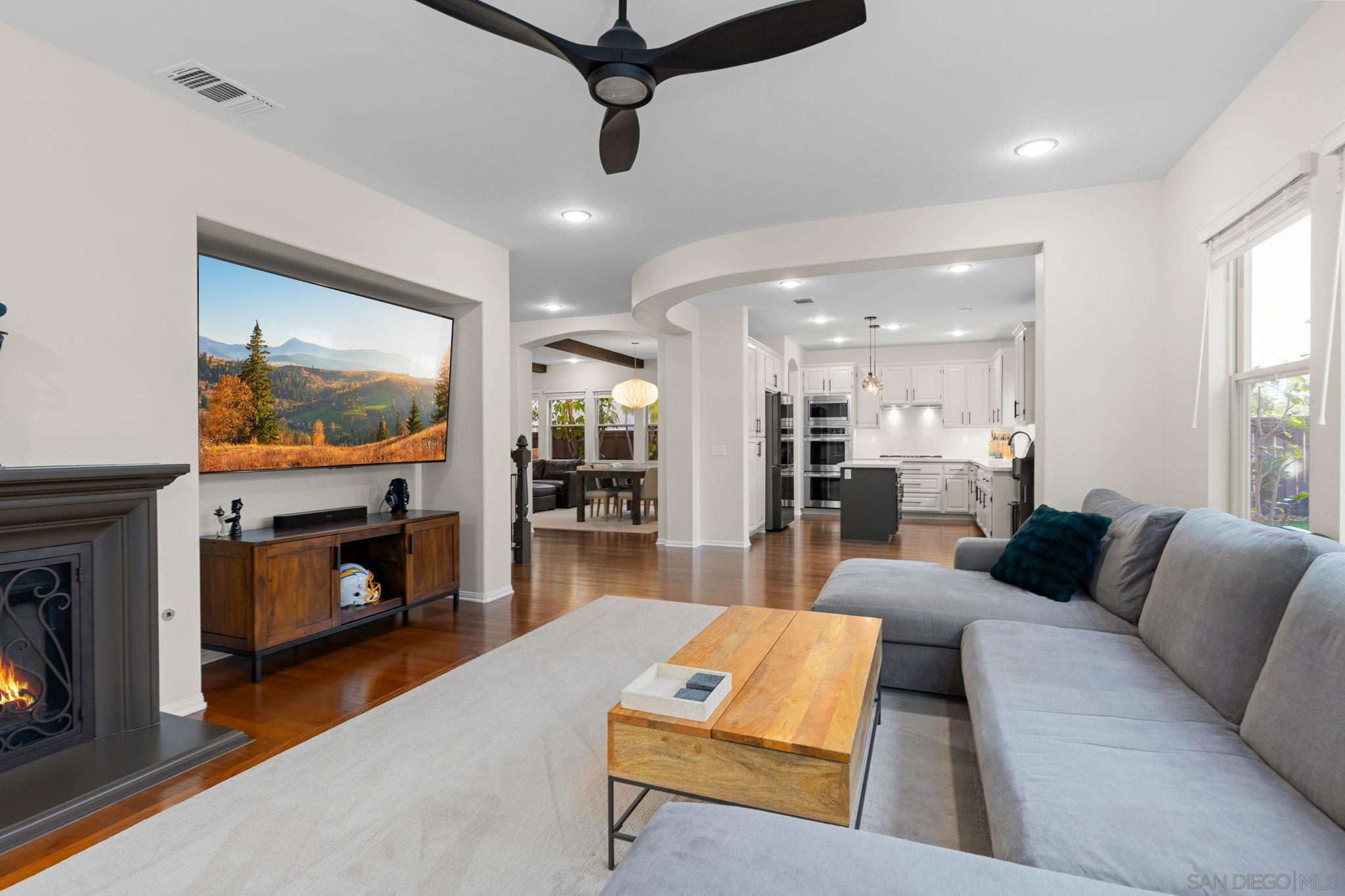 Detail Gallery Image 7 of 31 For 7256  Caribou Ct, San Diego,  CA 92129 - 4 Beds | 3/1 Baths