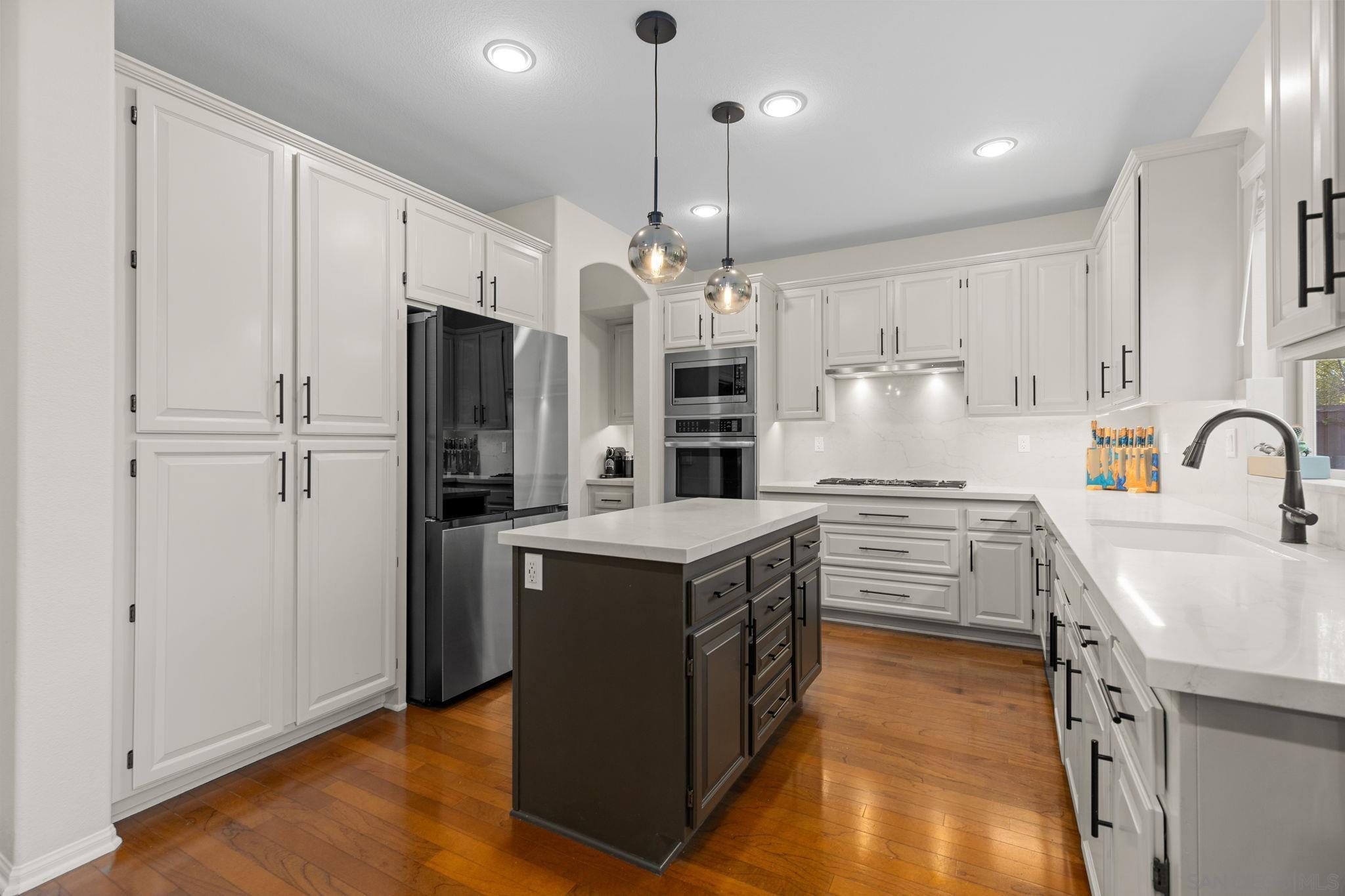 Detail Gallery Image 10 of 31 For 7256  Caribou Ct, San Diego,  CA 92129 - 4 Beds | 3/1 Baths