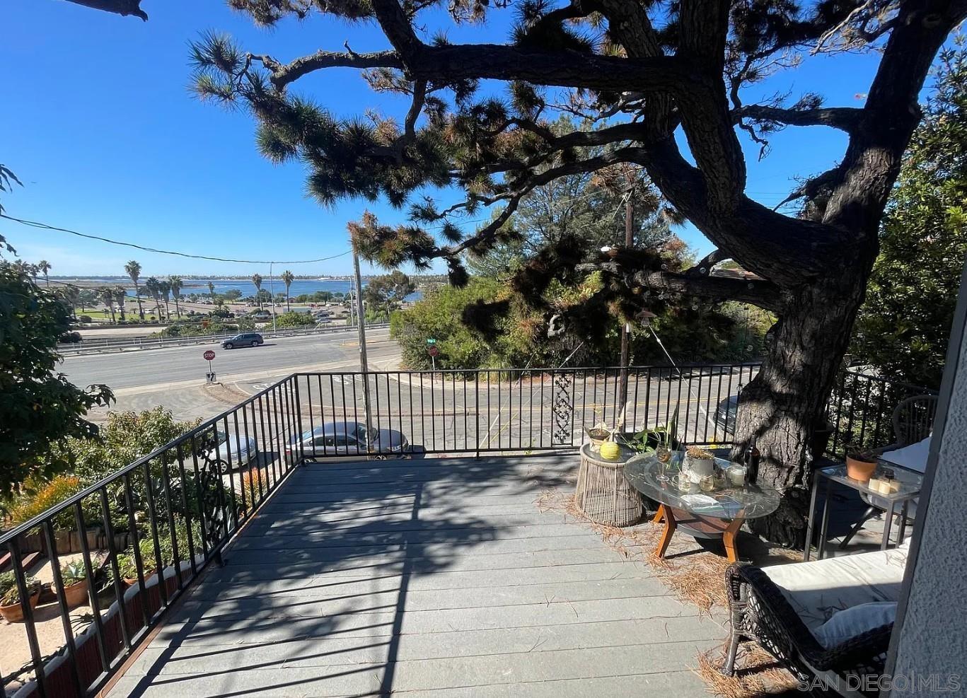 Front Image Thumbnail for SD260005174