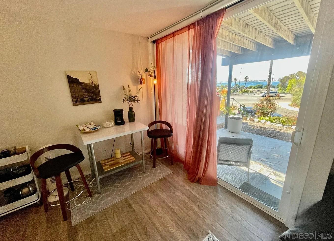 Detail Gallery Image 13 of 19 For 2893  Mcgraw St, San Diego,  CA 92117 - 2 Beds | 2 Baths